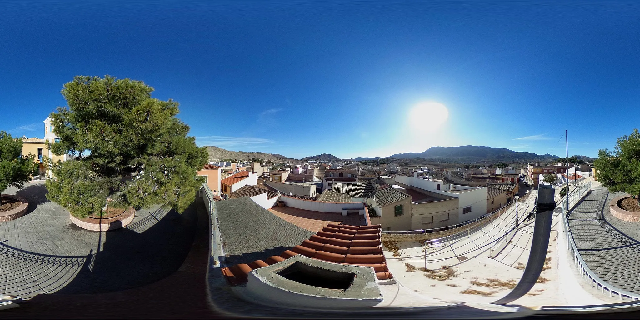 Photo showing: Hondón de las Nieves desde Plaza de Iglesia