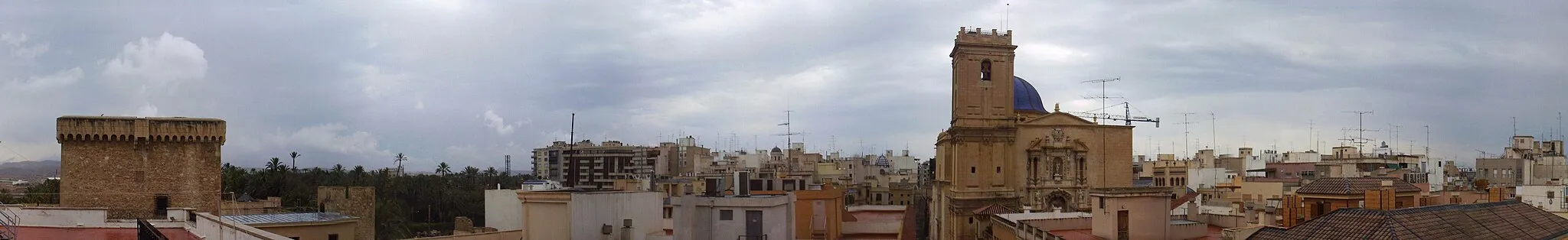 Photo showing: Panorámica de la ciudad de Elche en la actualidad