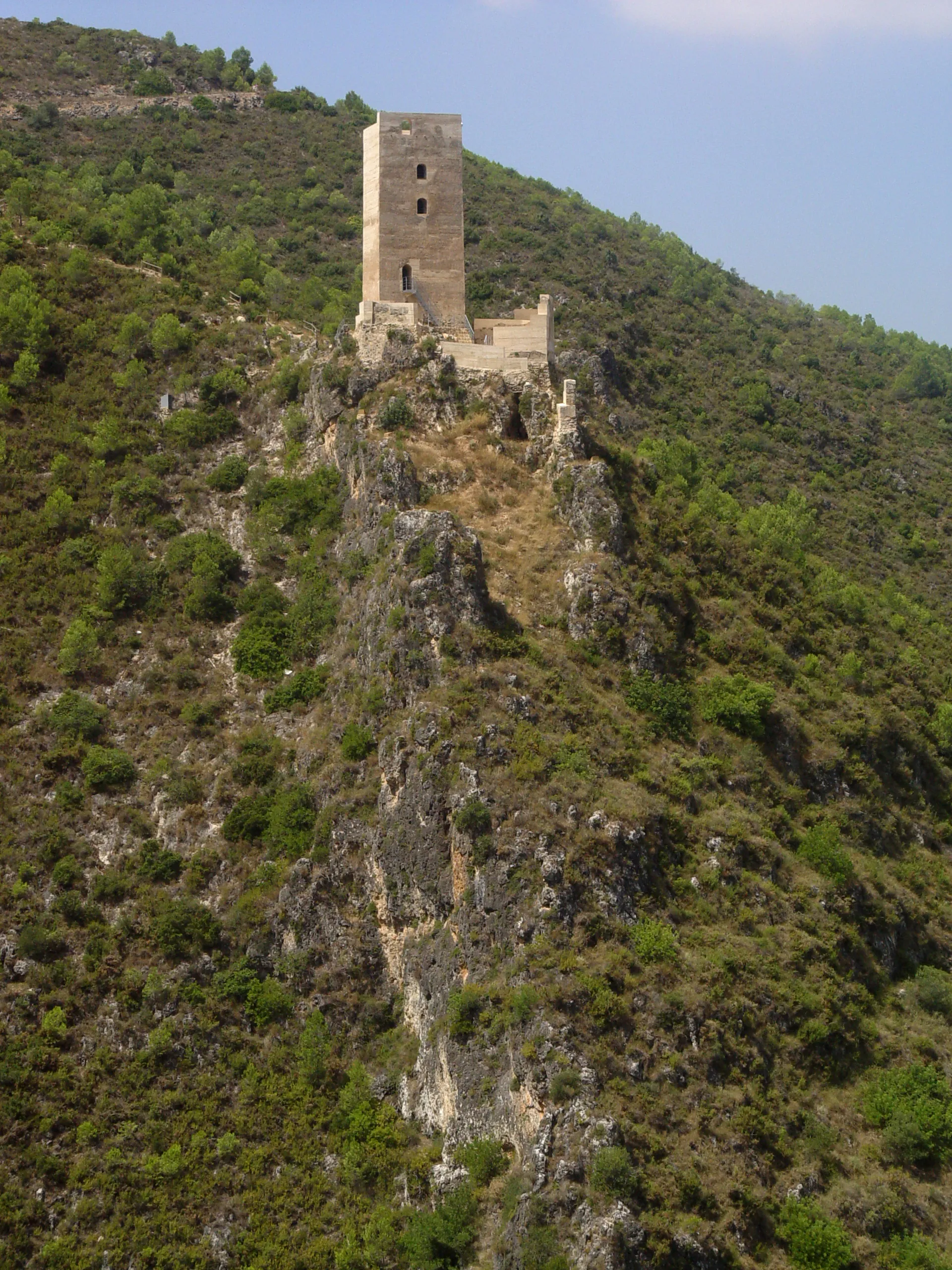 Photo showing: Vista de la cara este del castillo de Carrícola