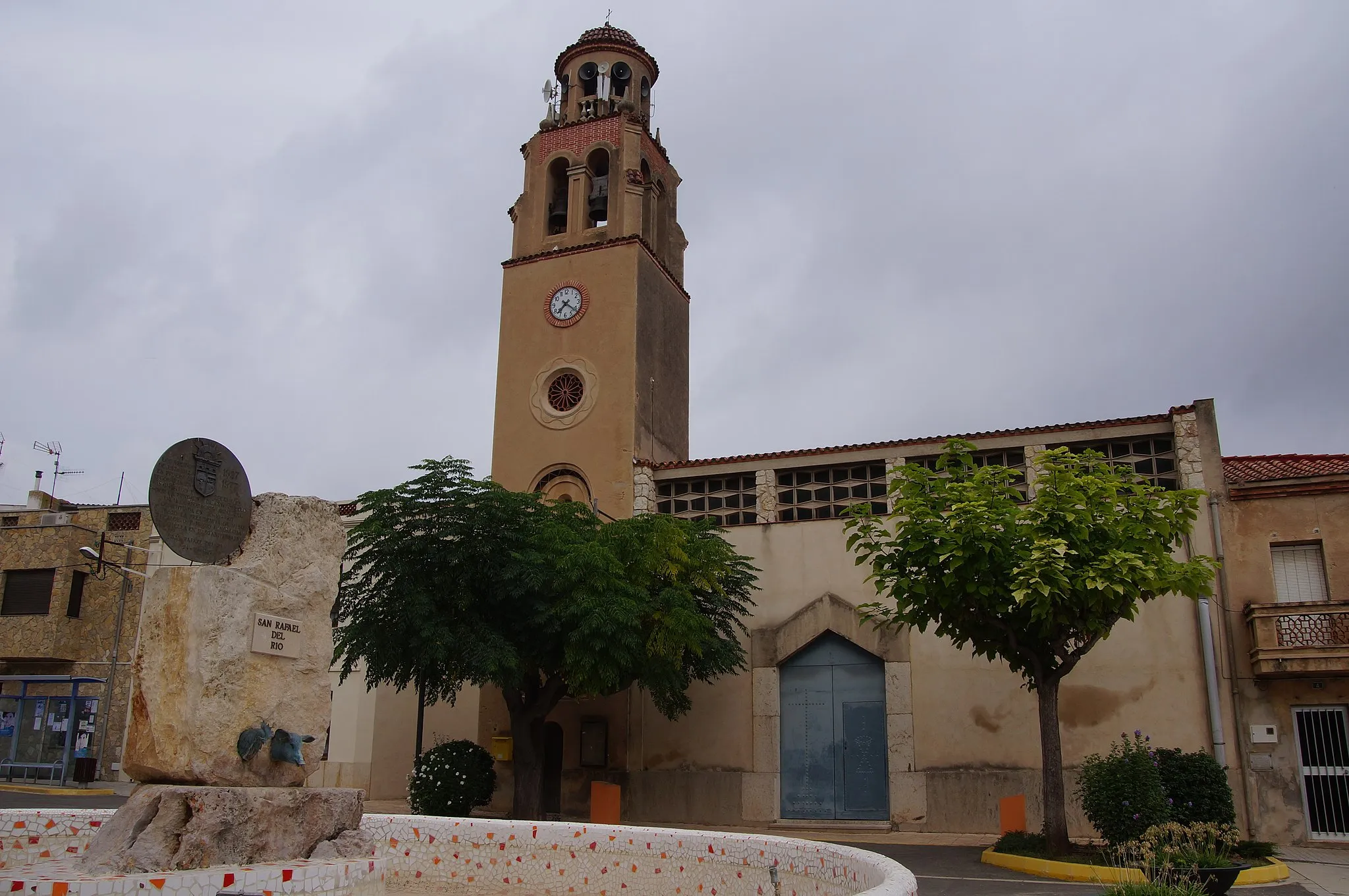 Photo showing: Església parroquial de Sant Rafel (Sant Rafel del Riu)