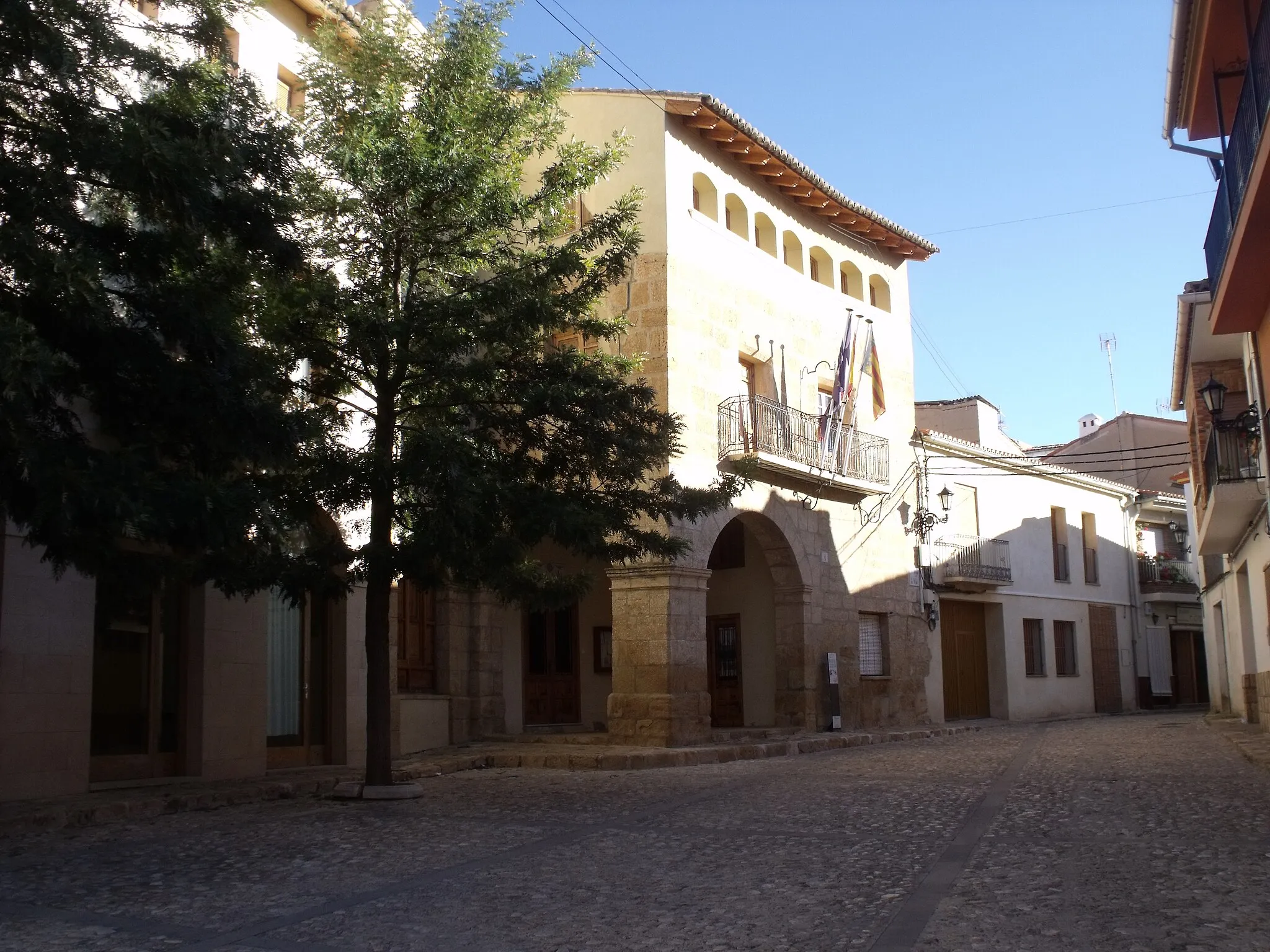 Photo showing: Fachada del Ayuntamiento de Montesa