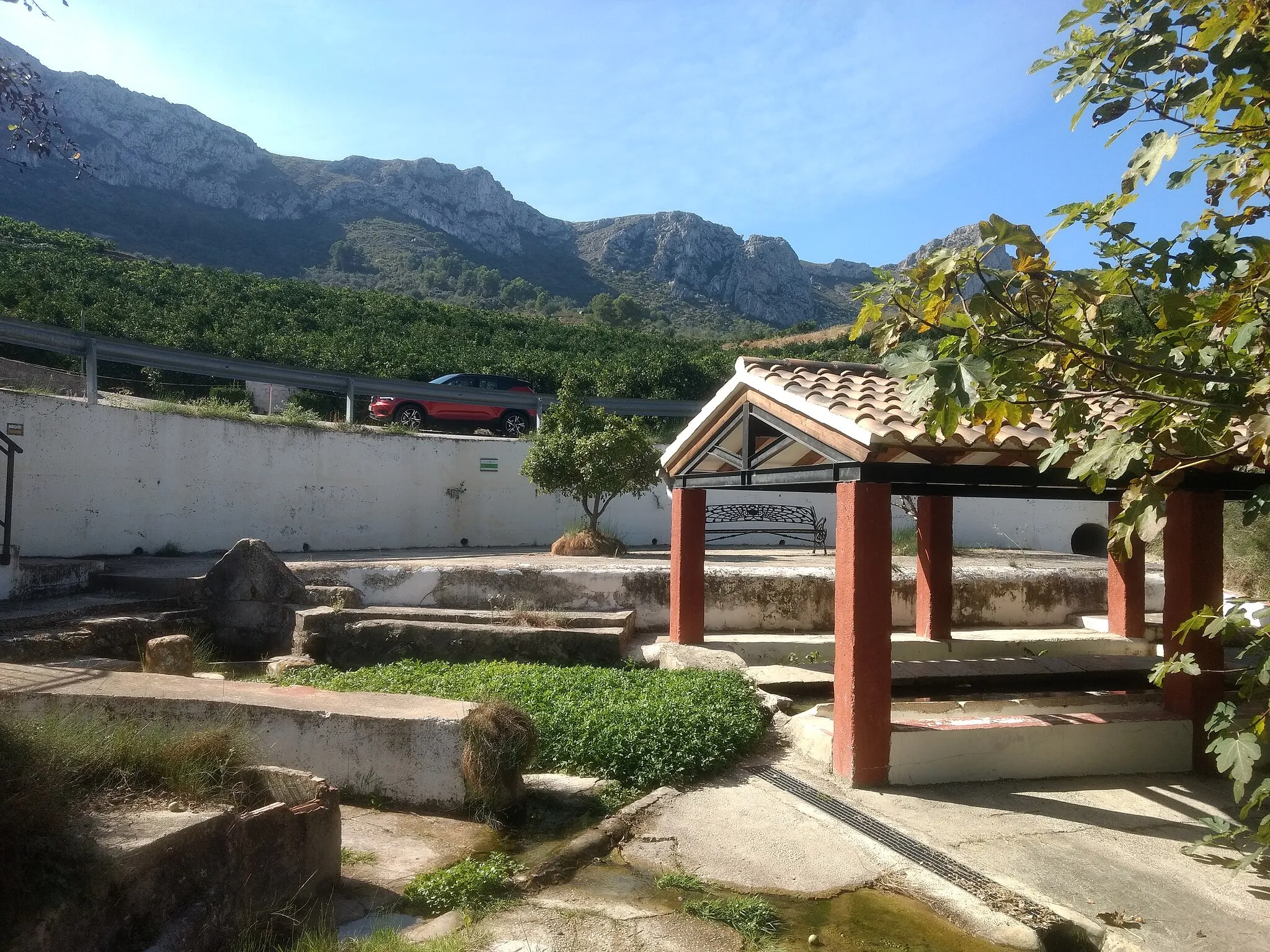 Photo showing: Llavador entre Benissivà i Benitaia.