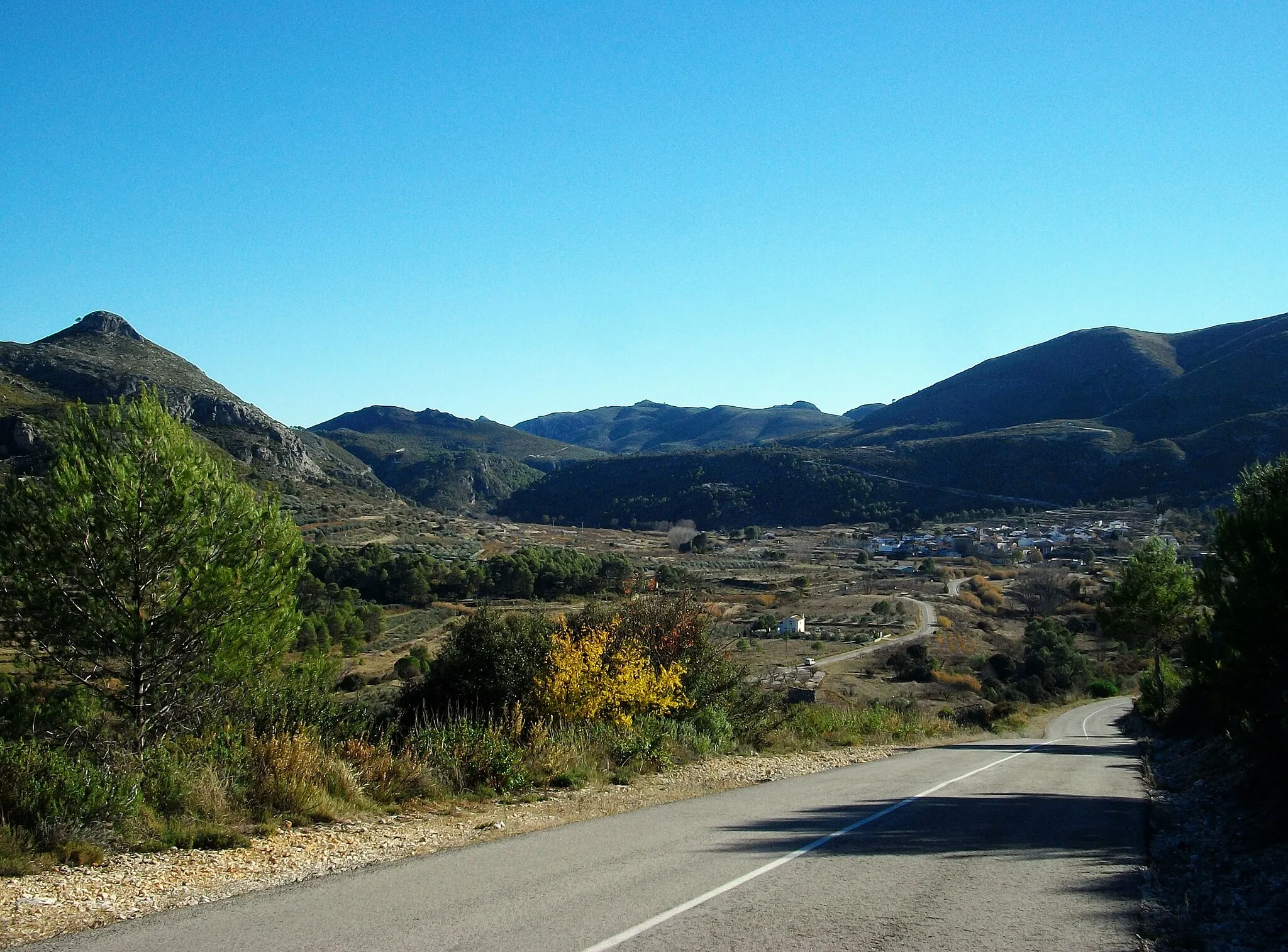 Photo showing: Carretera cap a la Vall d'Ebo.