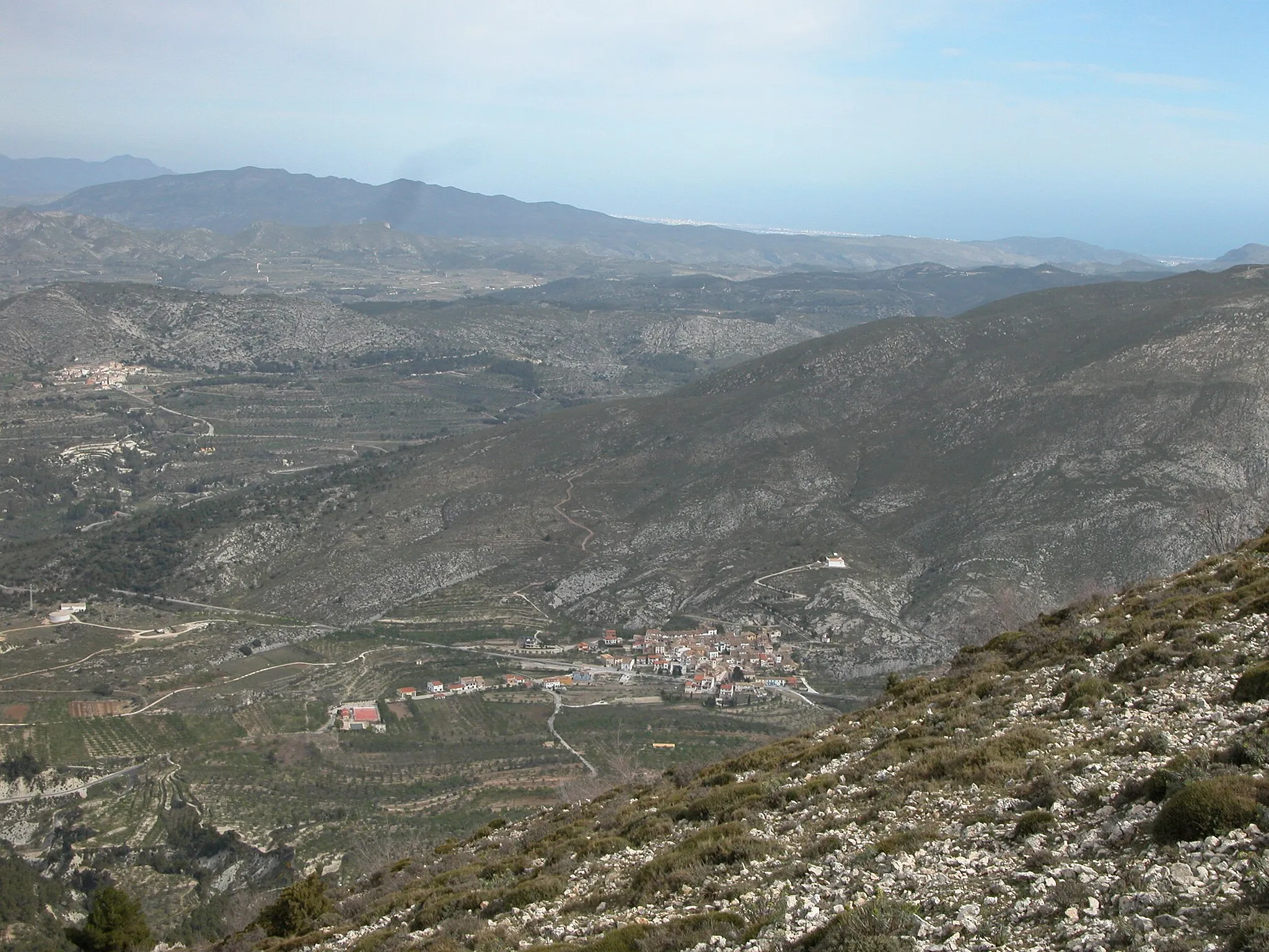 Photo showing: The town of Fageca seen from "El pla de la Casa"