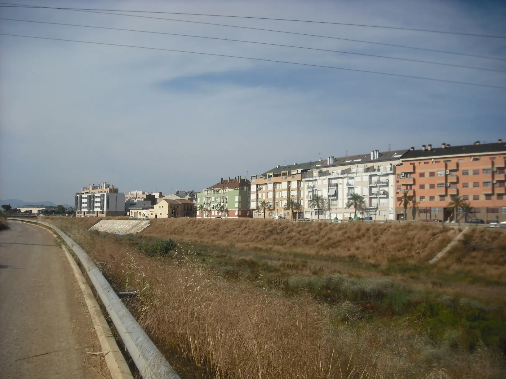 Photo showing: Vista de Vinalesa des del Carraixet.