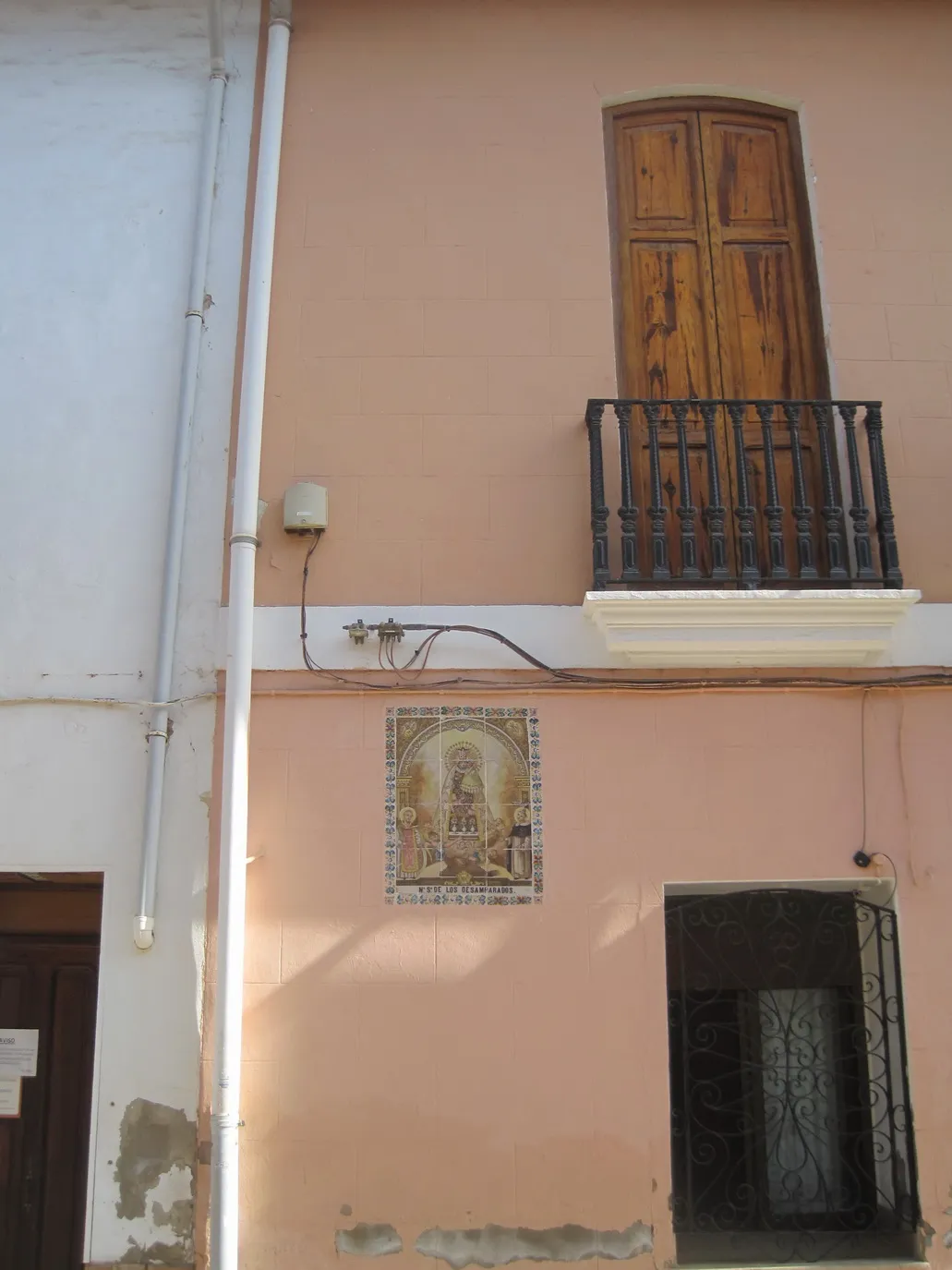 Photo showing: Retablo cerámico de la Virgen de los Desamparados, calle Maestro Palau de Alfara del Patriarca