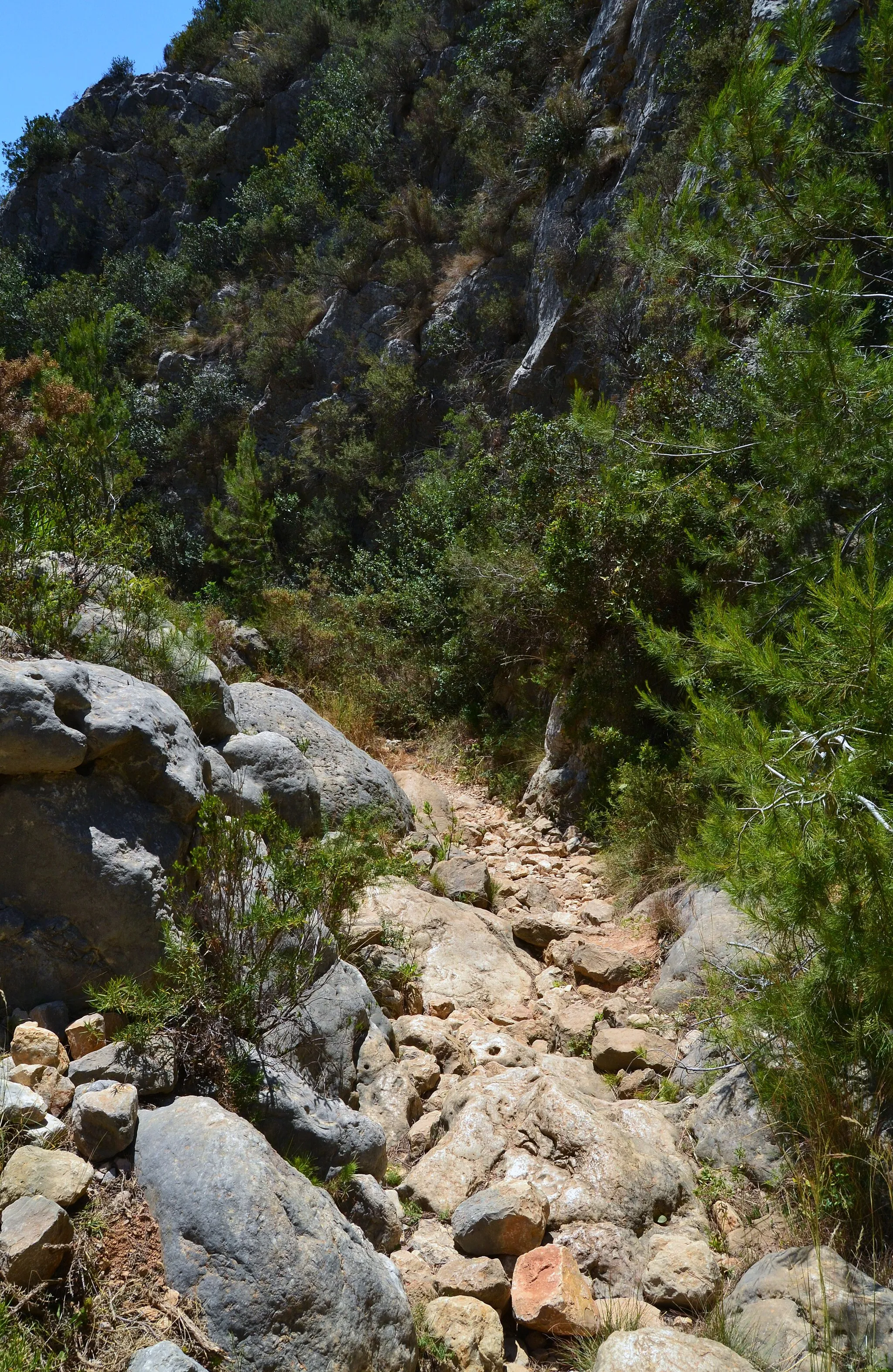 Photo showing: Barranc de la Cala, límit entre el Poble Nou i Moraira.