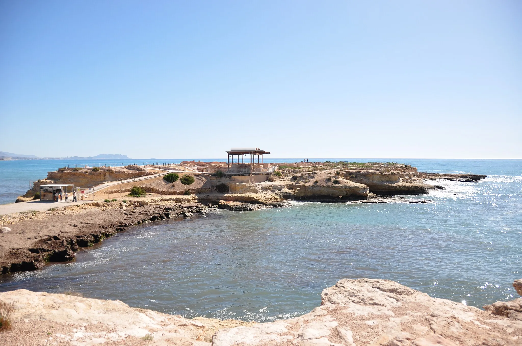 Photo showing: Illeta dels Banyets — El Campello, Costa Blanca, Valencia.
Le site archéologique de La Isleta.