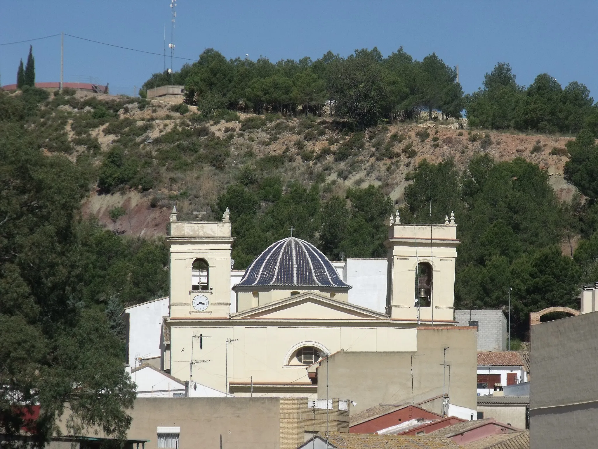 Photo showing: Vista de la Iglesia de Montroy desde Real