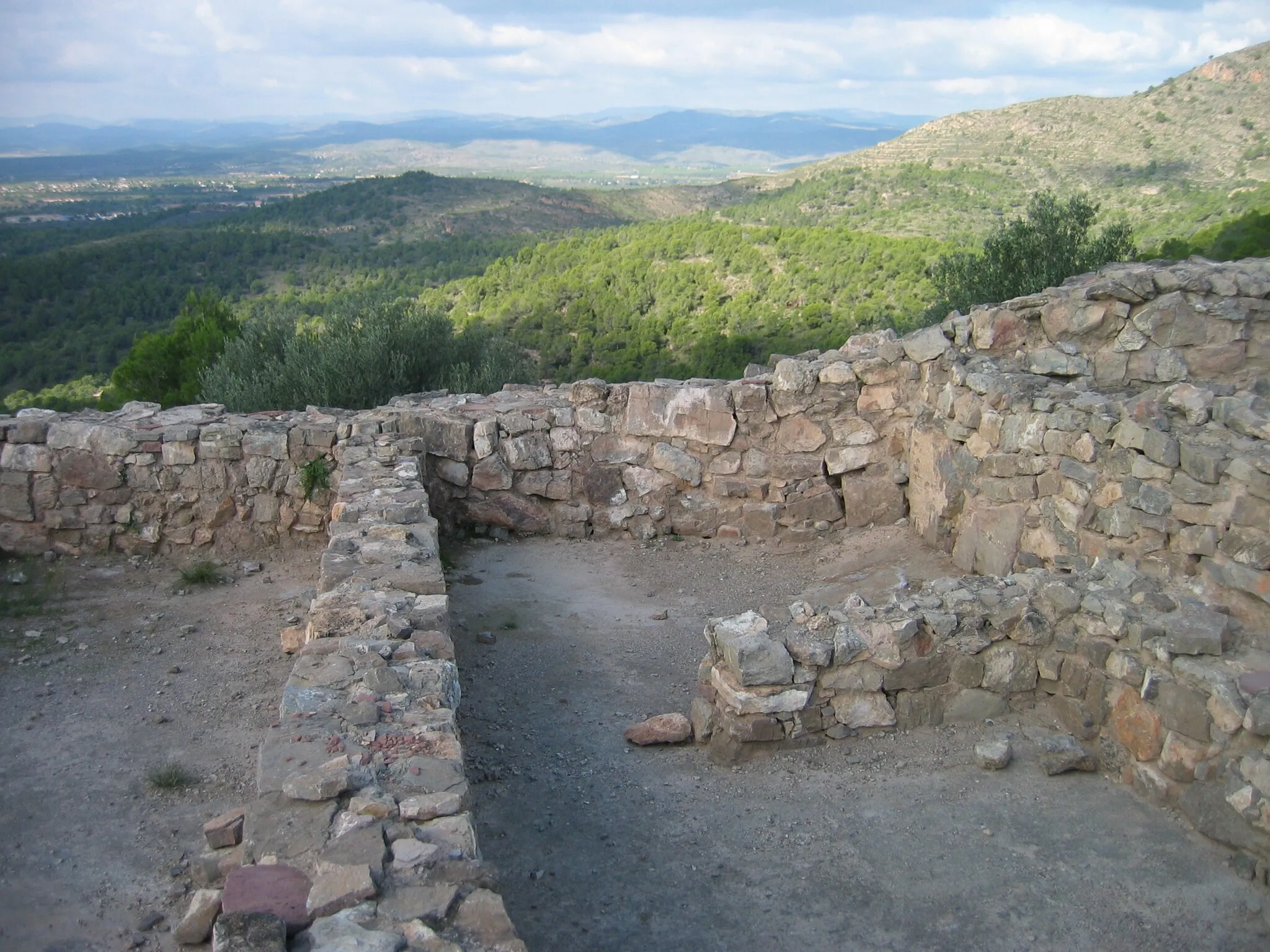 Photo showing: Muralla del Puntal dels Llops