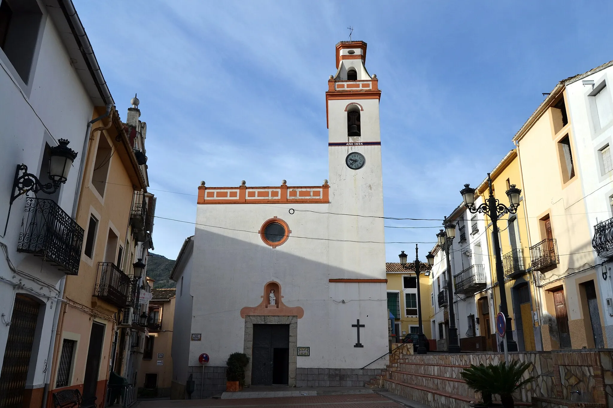 Photo showing: Plaça de l'església de Castells de Castells.