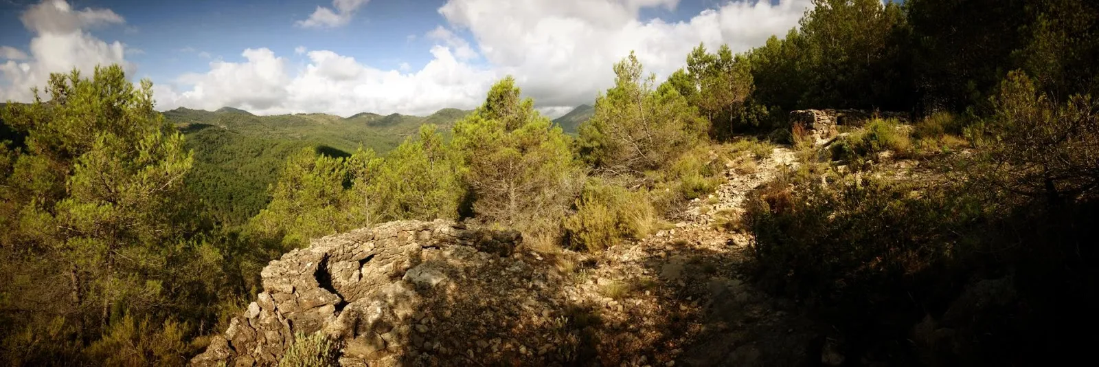 Photo showing: Vista parcial de les trinxeres de Vilamalur