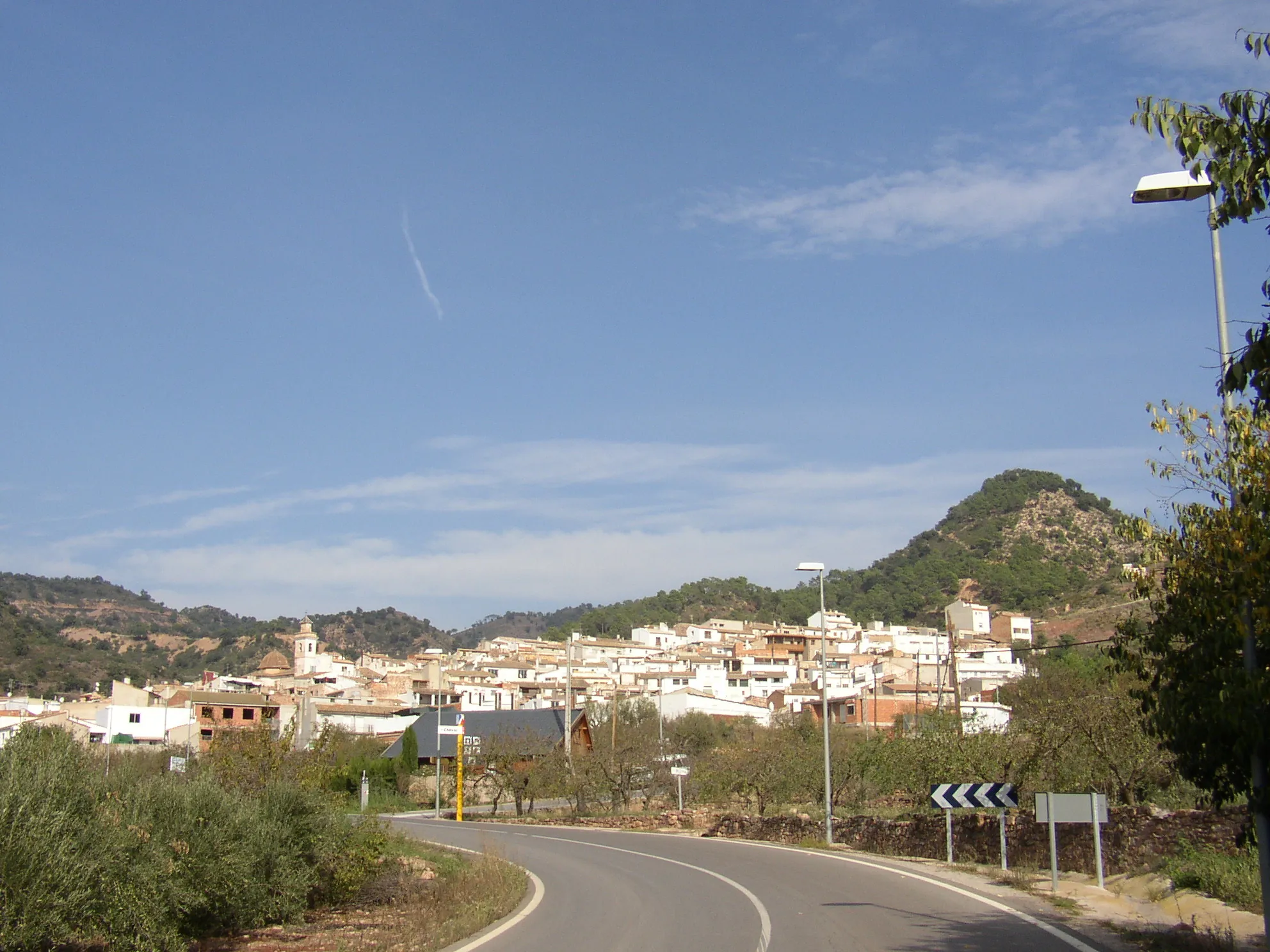 Photo showing: Castellón (Comunidad Valenciana) España.

Chóvar. (provincia de Castellón). Vista general. Fotografía realizada el 1 noviembre de 2006 por el autor Usuario : Pelayo2