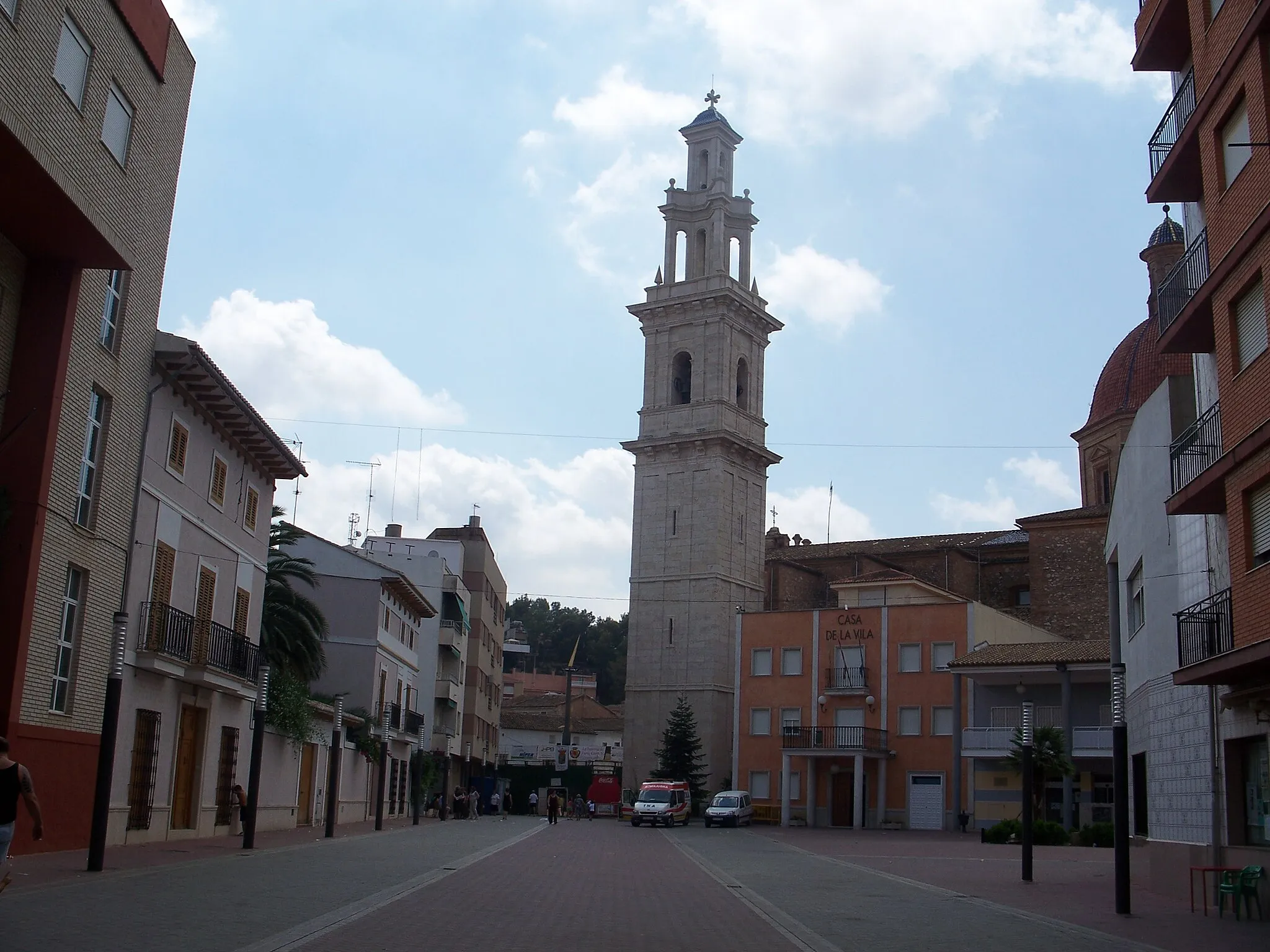 Photo showing: Plaça_de_Torís,_Església_i_Casa_de_la_Vila