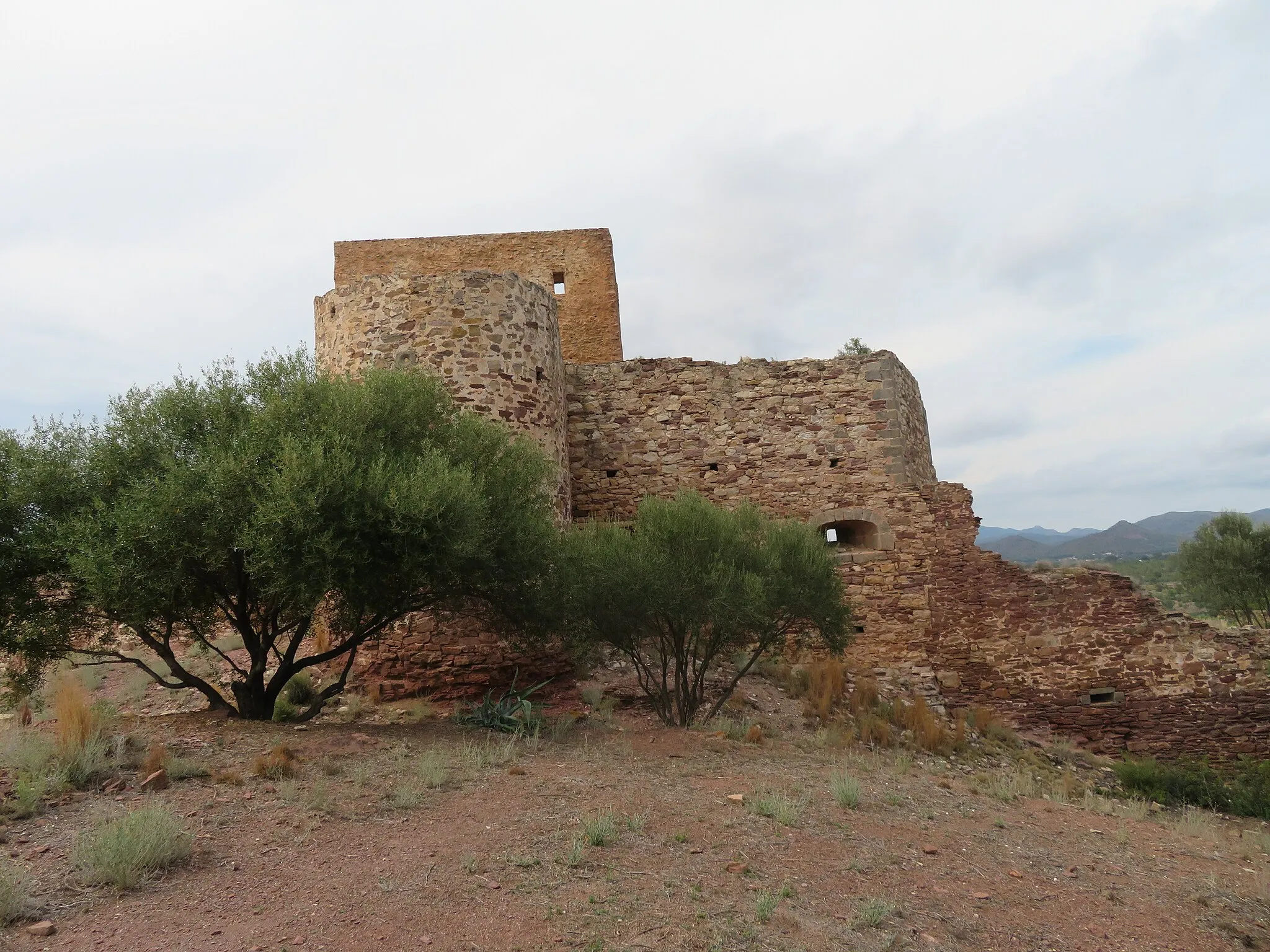 Photo showing: Castillo de Torres Torres. l castillo de Torres Torres en la provincia de Valencia, (España), es un castillo de origen musulmán fue modificado durante las guerras carlistas.