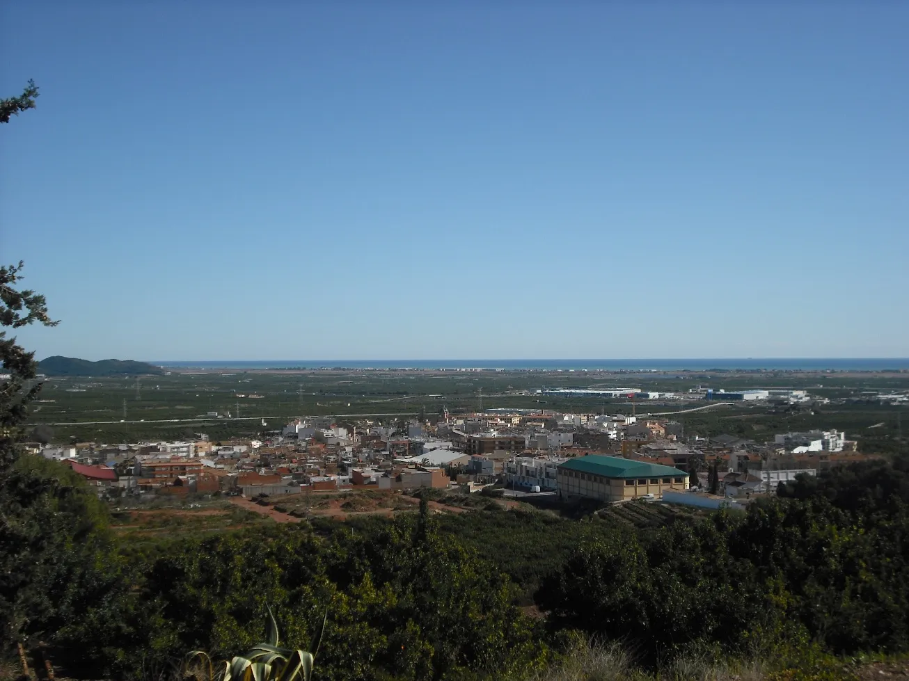 Photo showing: Vista de Faura desde la ermita del Bon Succés de Benifairó de les Valls.