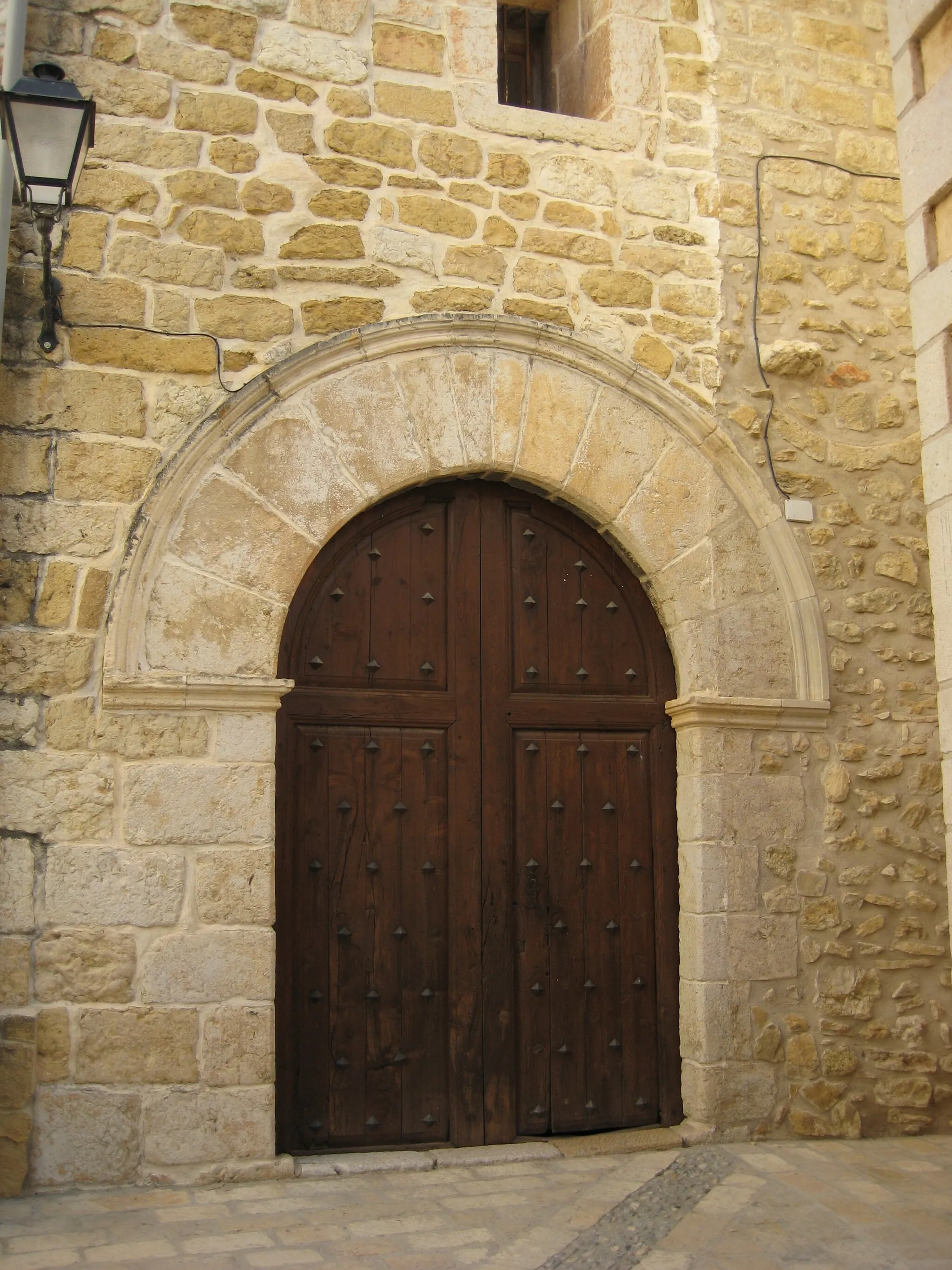 Photo showing: Portada de l'església de l'Assumpció de Cervera del Maestrat (Baix Maestrat)
