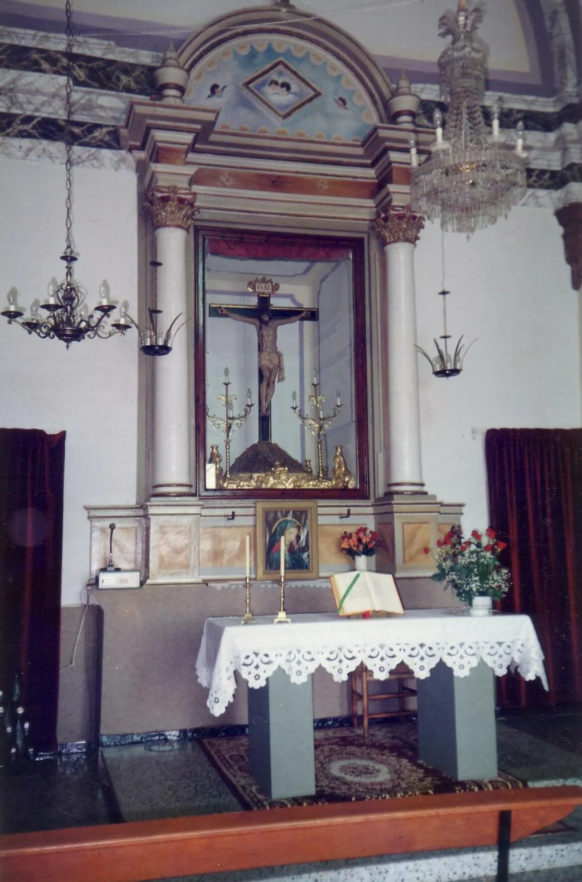 Photo showing: Vista del Altar, con la imagen del Santísimo Cristo de la Salud de Navarrés, municipio español perteneciente a la provincia de Valencia.