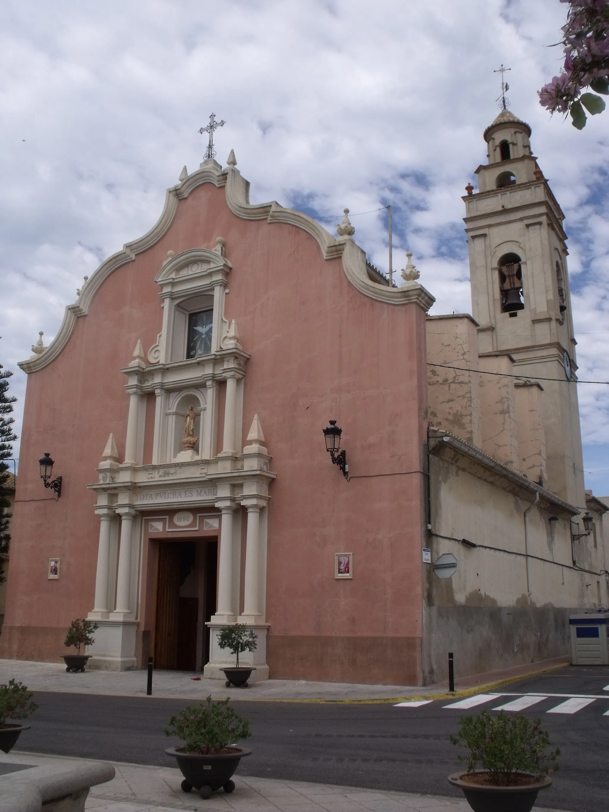 Photo showing: vista general de la iglesia parroquial de la Purísima Concepción