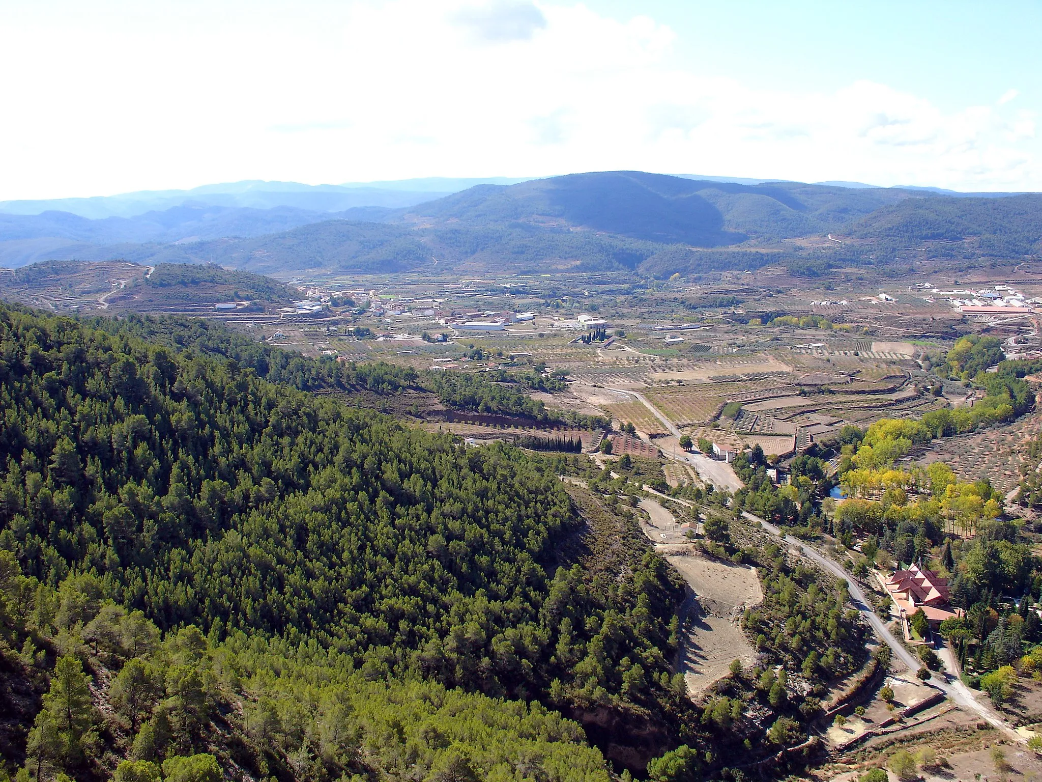 Photo showing: Vista de la comarca de Tuéjar (Valencia, España) desde el mirador de El Azud.