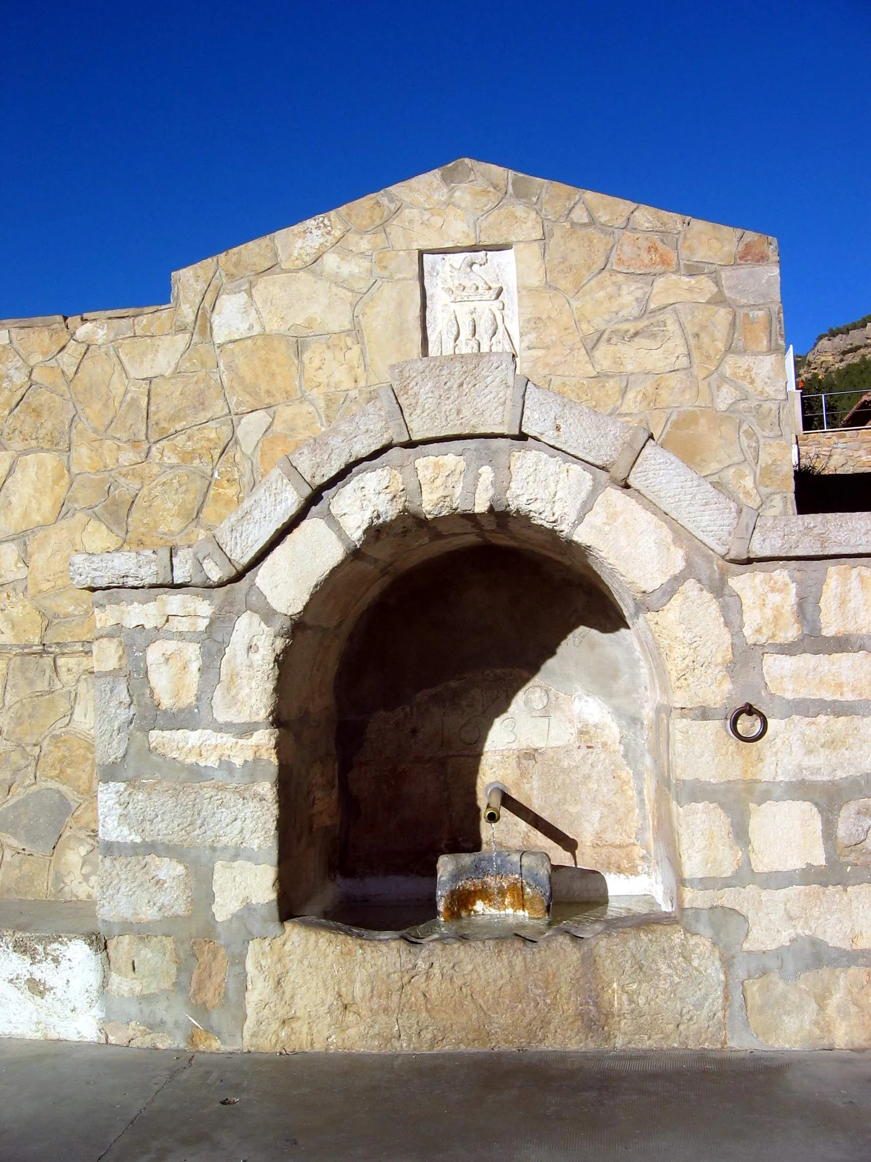 Photo showing: Detalle de fuente con abrevadero en Titaguas (Valencia), año 1637. Siglo XVII.