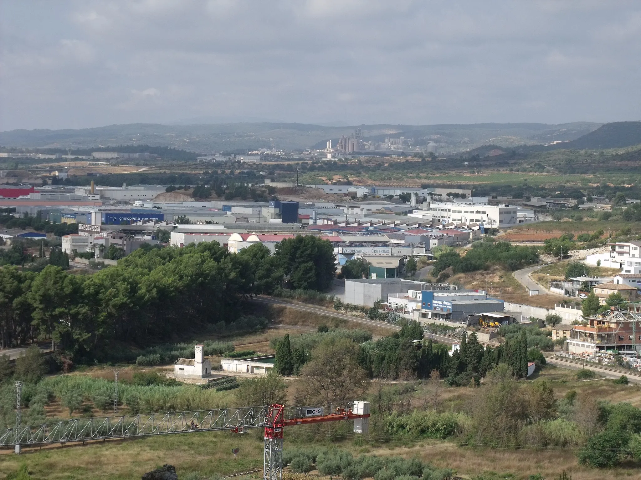 Photo showing: Polígono Industrial La Pahilla (Chiva, Valencia) desde el Castillo.