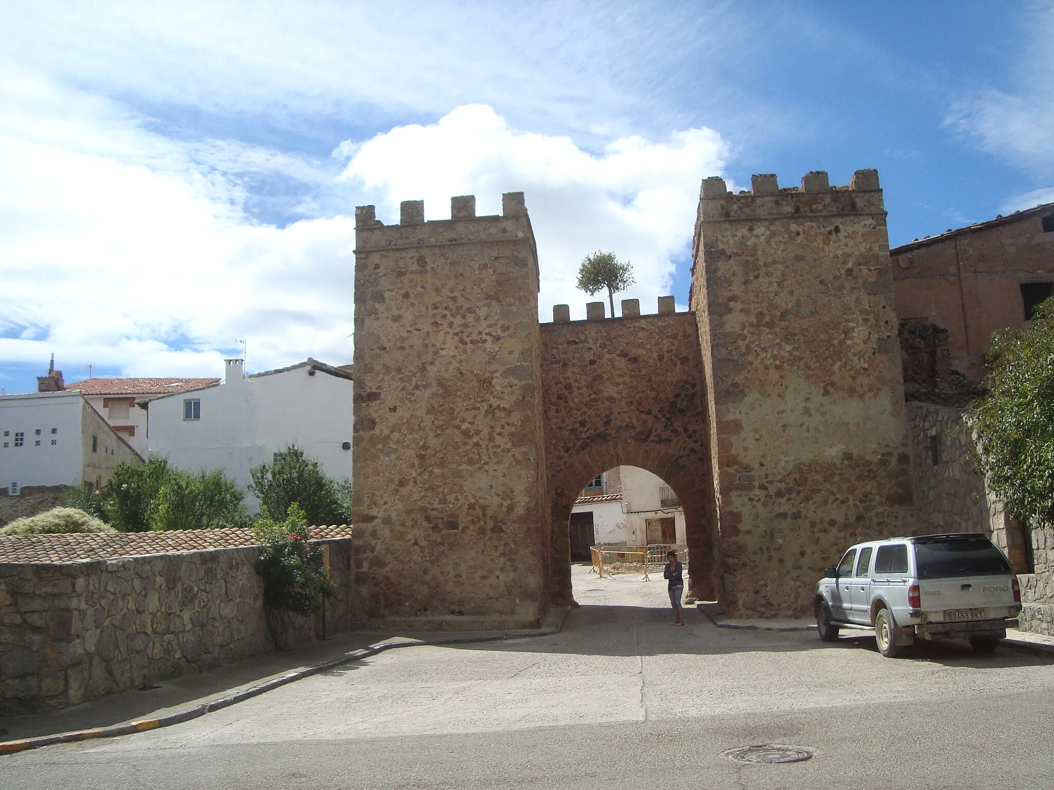 Photo showing: Portal de Abajo, Manzanera (Declarado Monumento Histórico Artístico nacional)