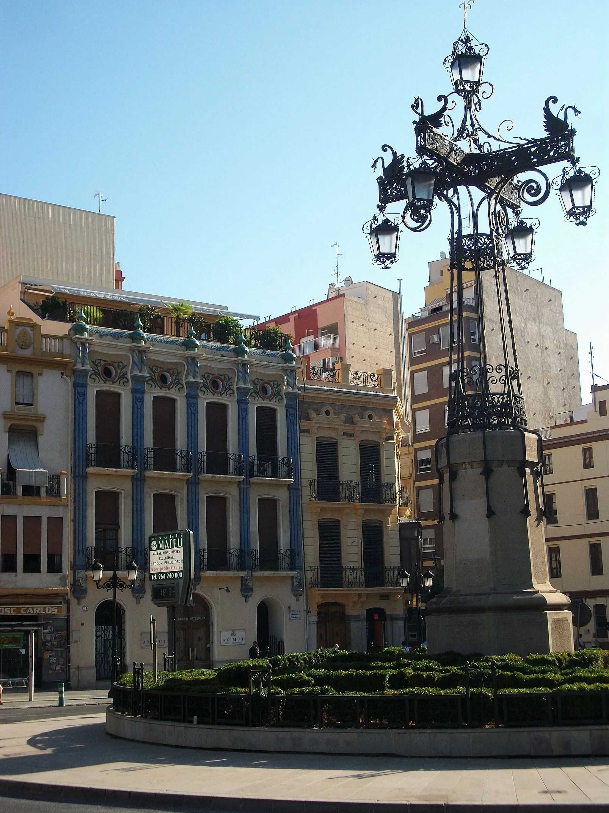 Photo showing: Casa de les Cigonyes i la Farola, Castelló de la Plana.