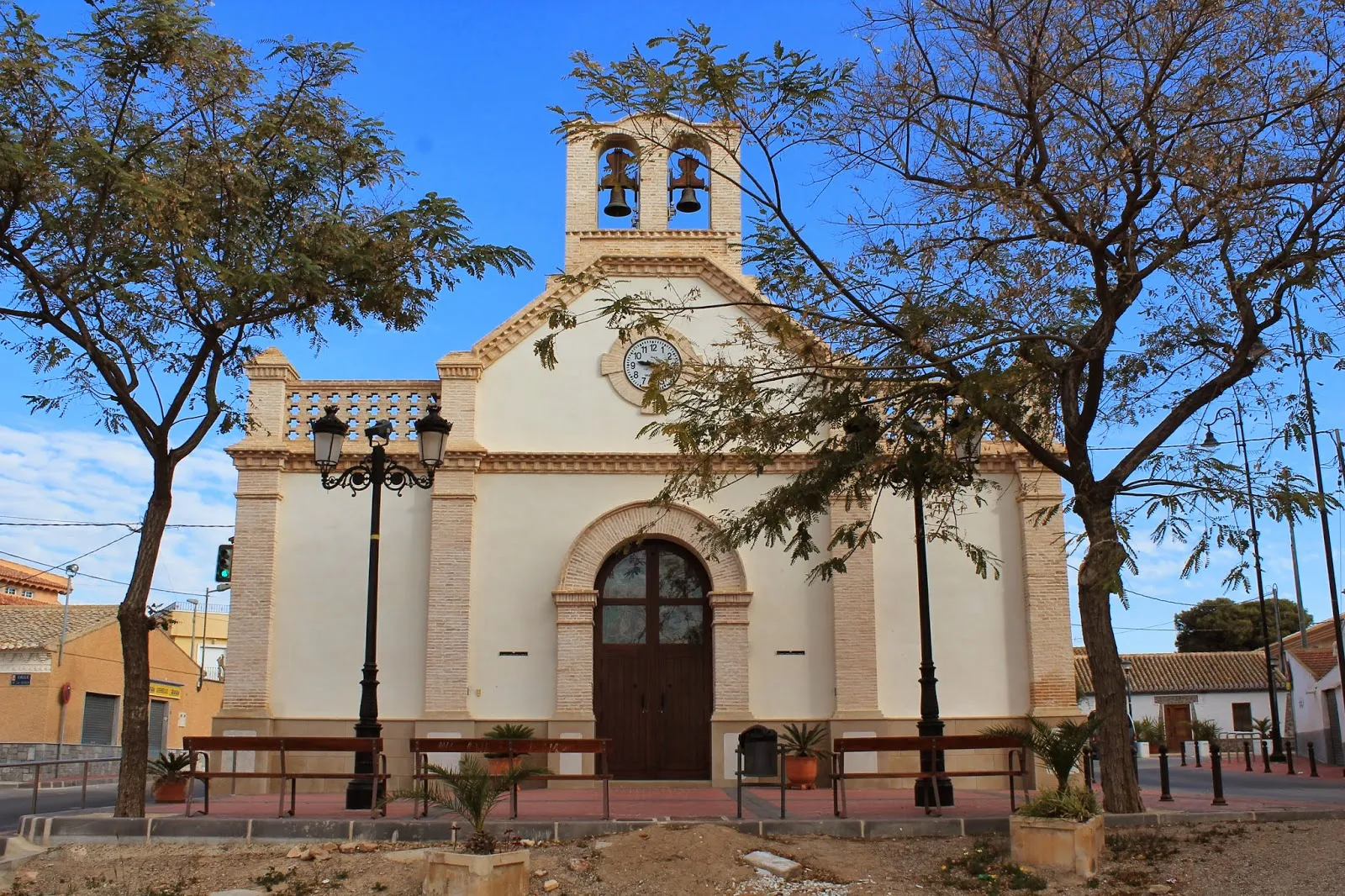 Photo showing: Nueva iglesia de Avileses.