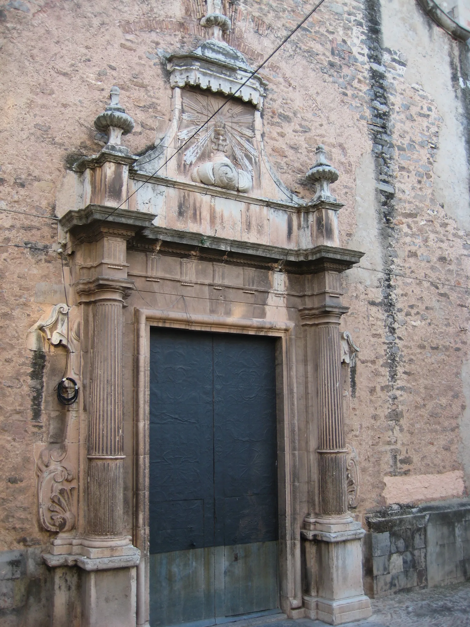 Photo showing: Portada de la capella de la Comunió de l'església de l'Assumpció d'Onda (Plana Baixa)