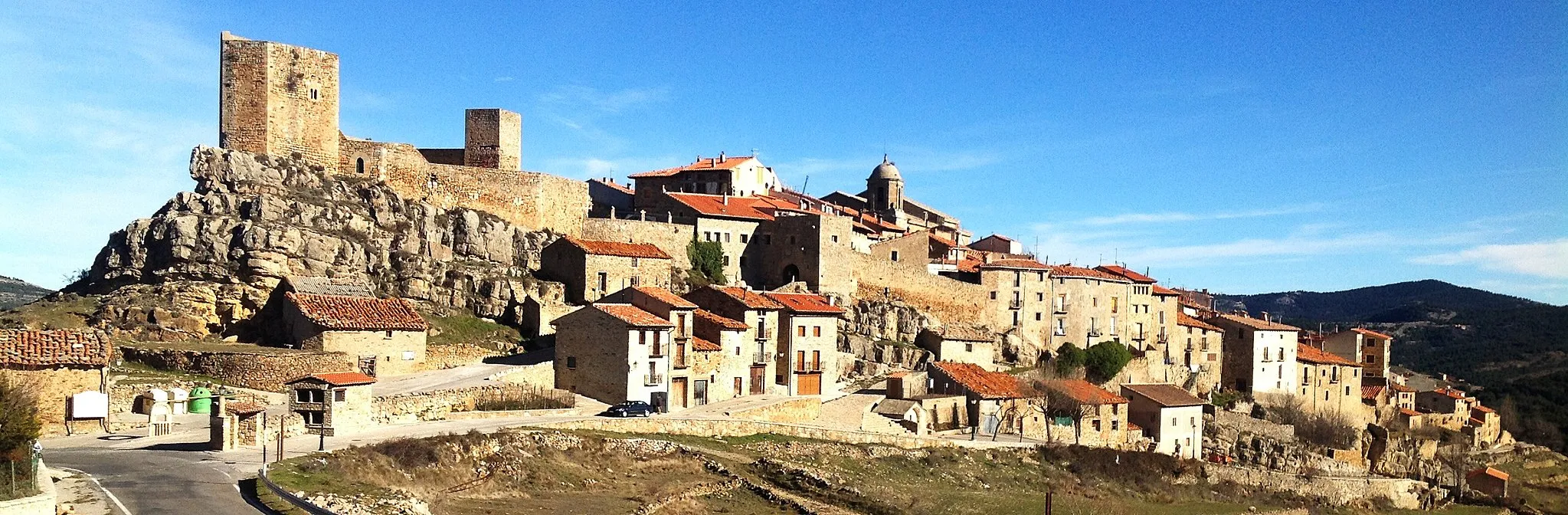 Photo showing: Vista general del pueblo Puertomingalvo, Teruel