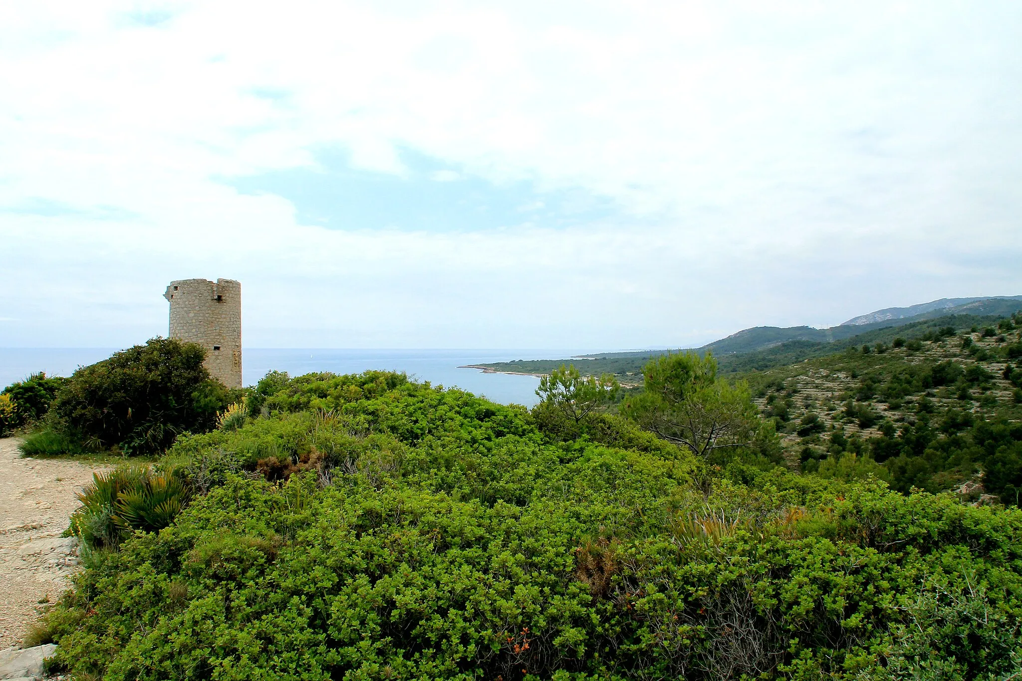 Photo showing: Torre Badum, S. XVI. Peñíscola. Sierra de Irta