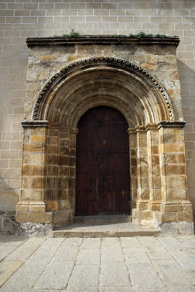 Photo showing: Iglesia de Santa María de Almocóvar, Alcántara, provincia de Cáceres, España.