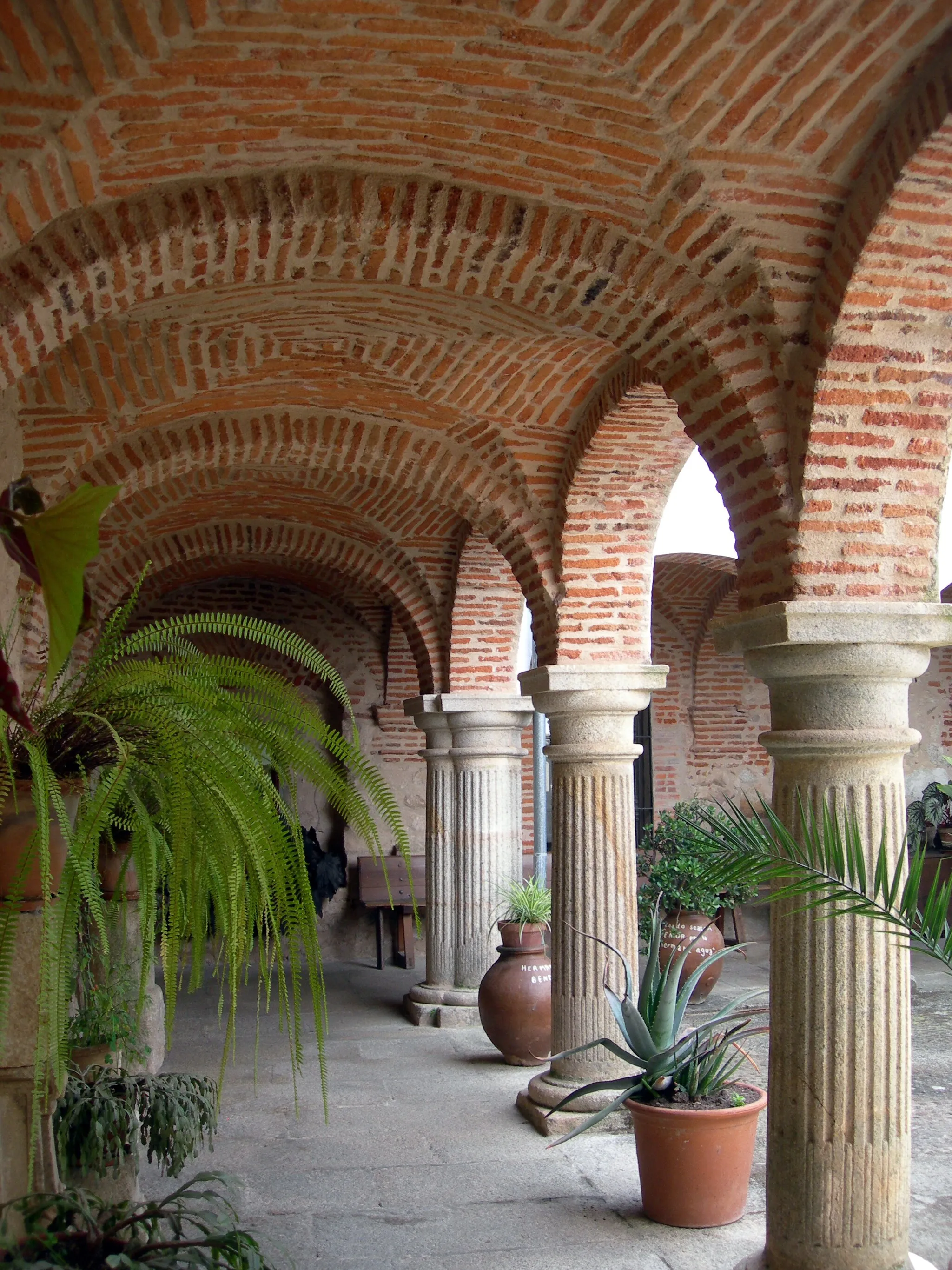 Photo showing: Vista del Clautro del convento El Palancar