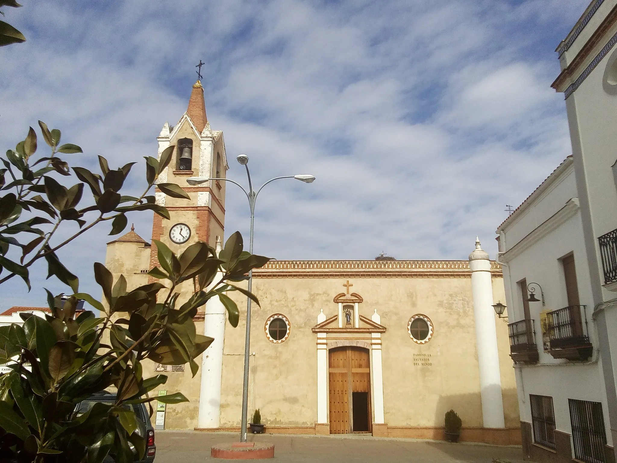 Photo showing: Iglesia Parroquial Salvador del Mundo2 (2)