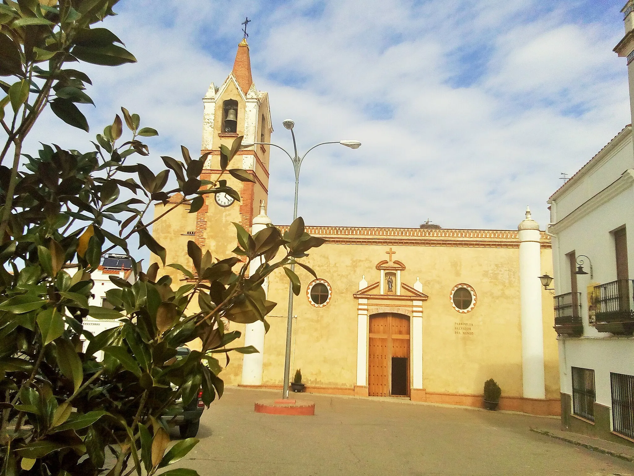 Photo showing: Iglesia Parroquial Salvador del Mundo (2)