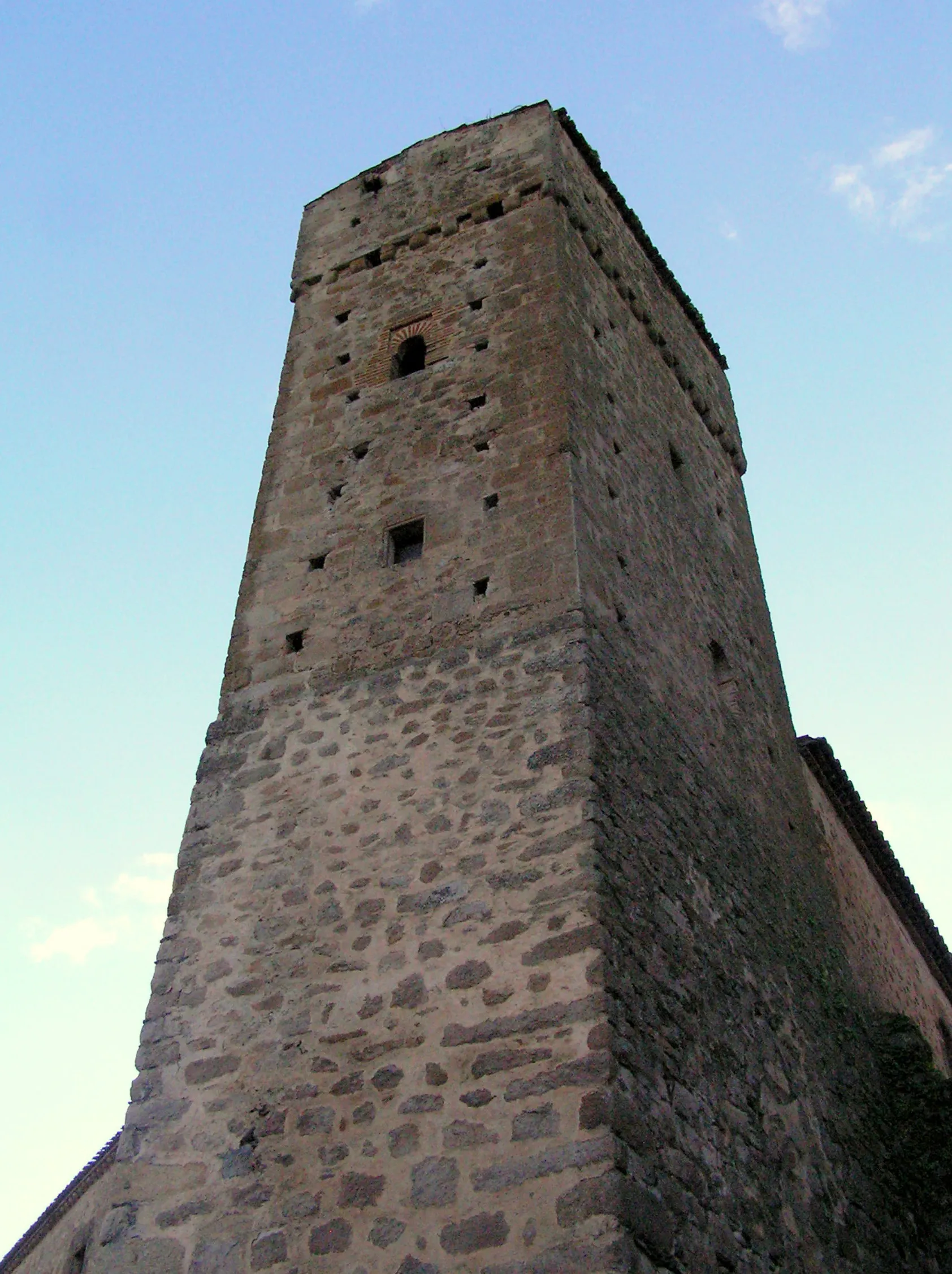 Photo showing: Torre del Alcázar de los Chaves desde la Puerta de Santiago