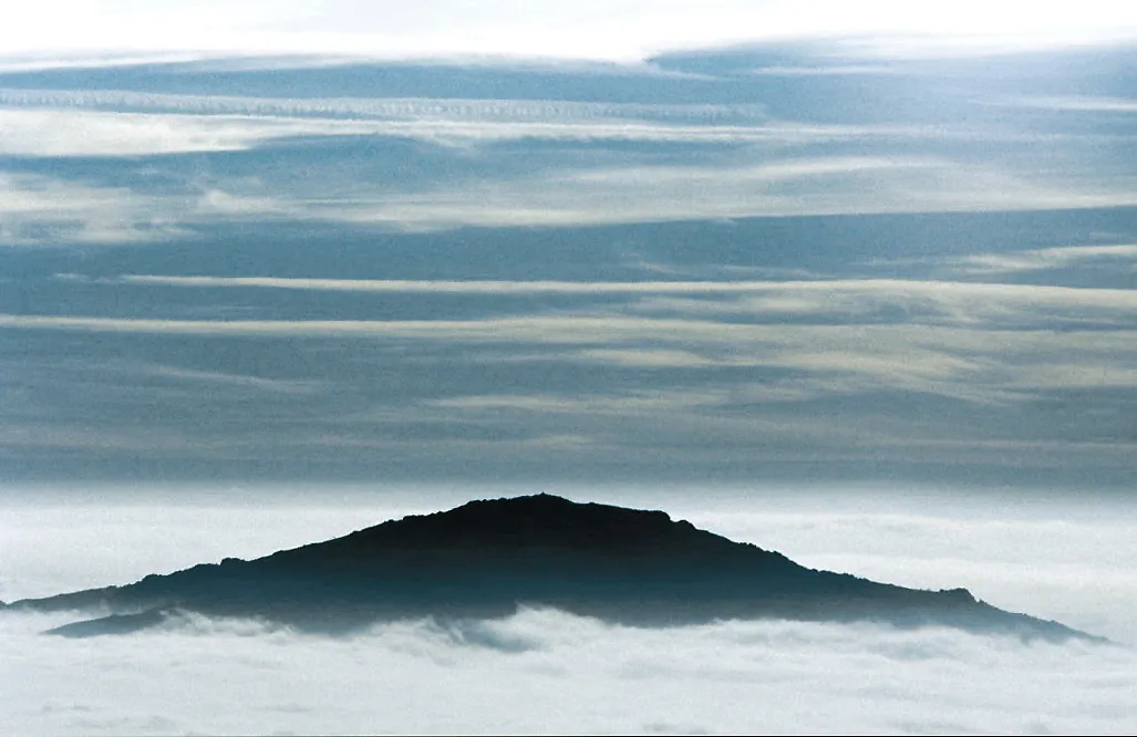 Photo showing: San Pedro Hill above the sea of clouds from Miraflores de la Sierra, Madrid, Spain