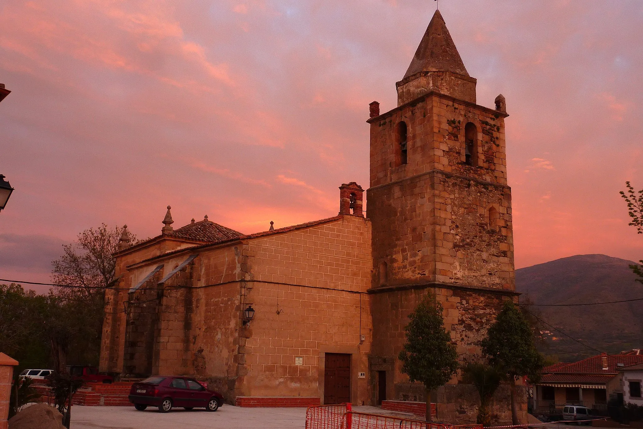 Photo showing: La Granja - church at sunset