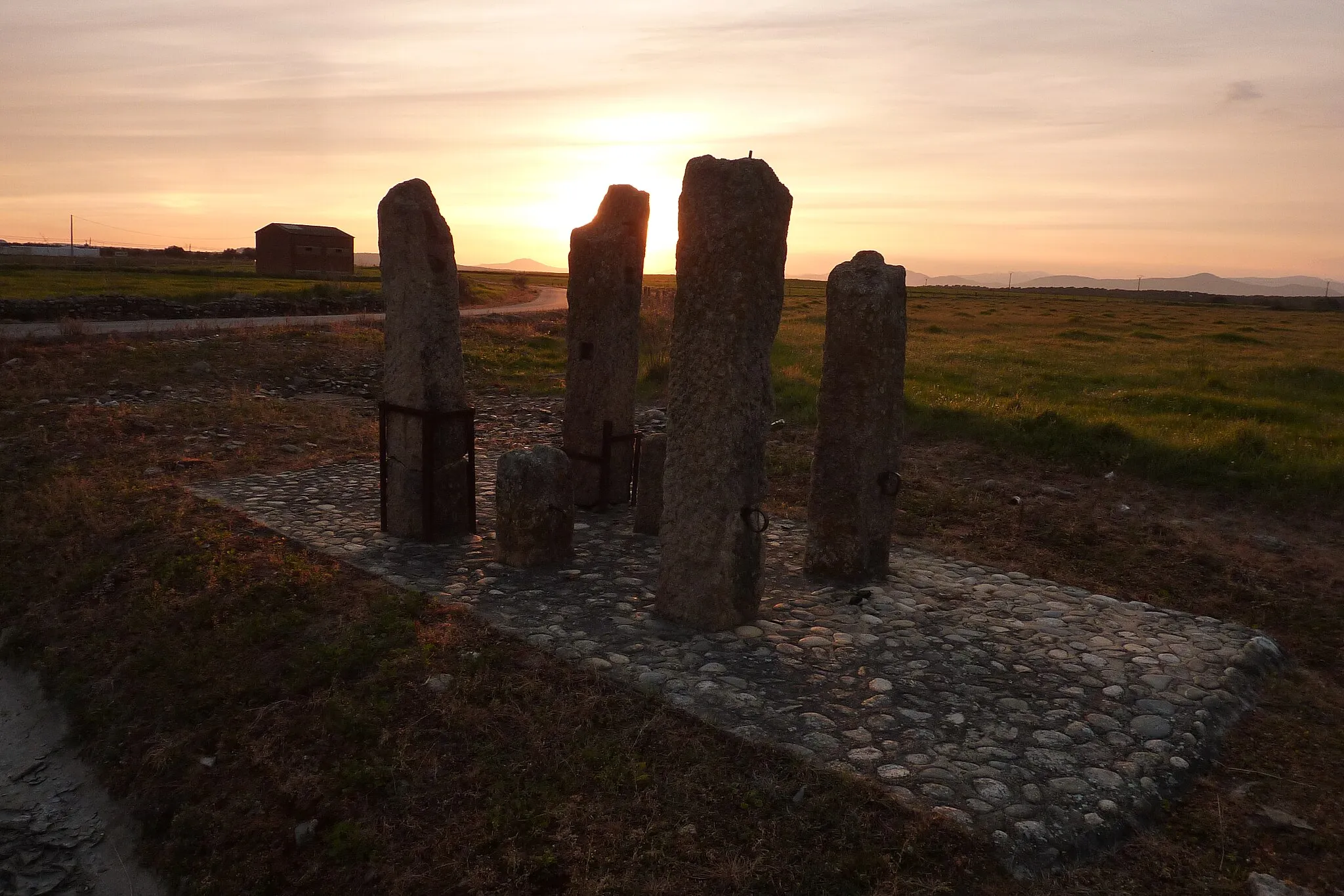 Photo showing: La Granja - strange stones at sunset