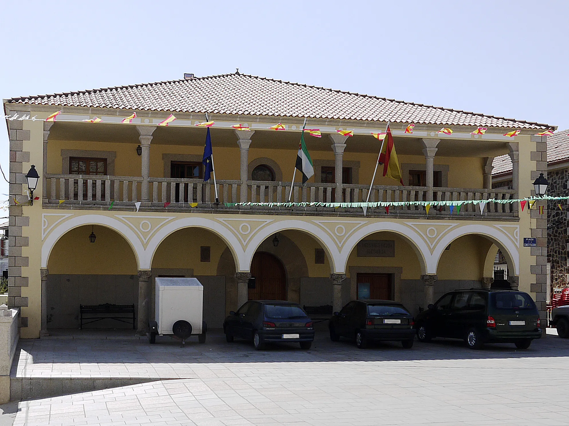 Photo showing: Ayuntamiento in Jaraicejo, Prov. de Cáceres, Spain.