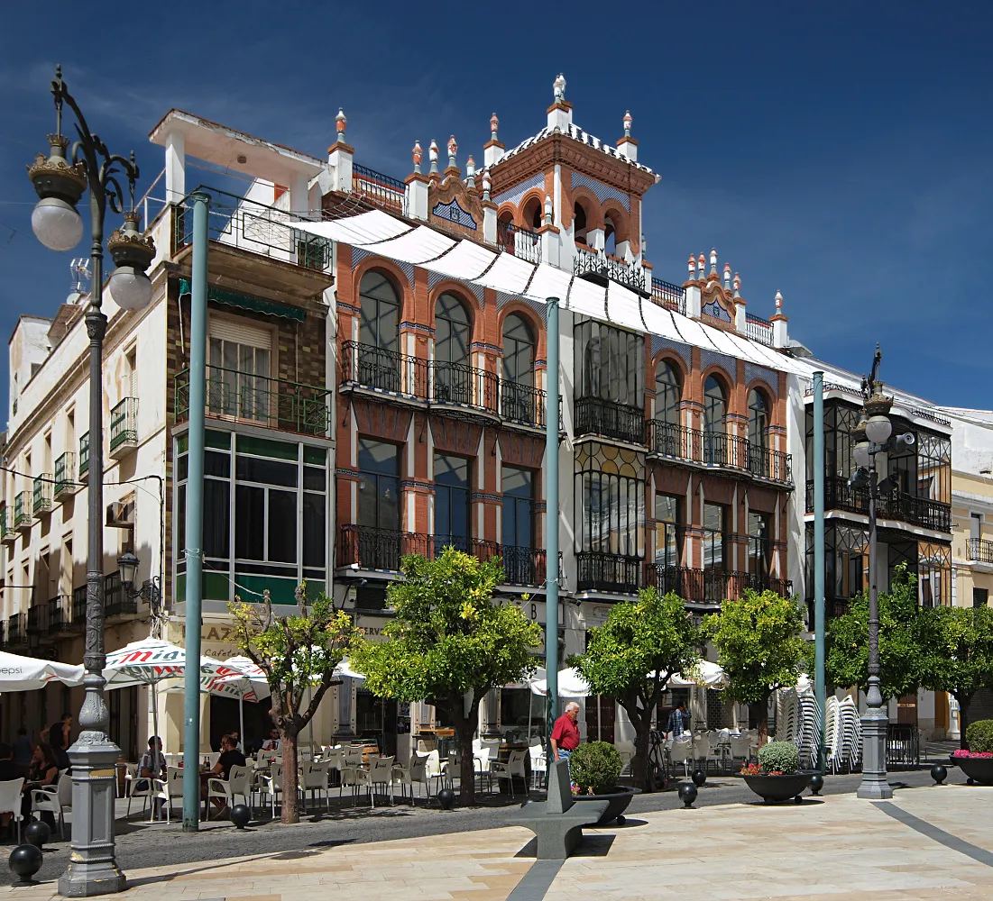 Photo showing: Badajoz, Plaza de España, Alvarez Buiza building