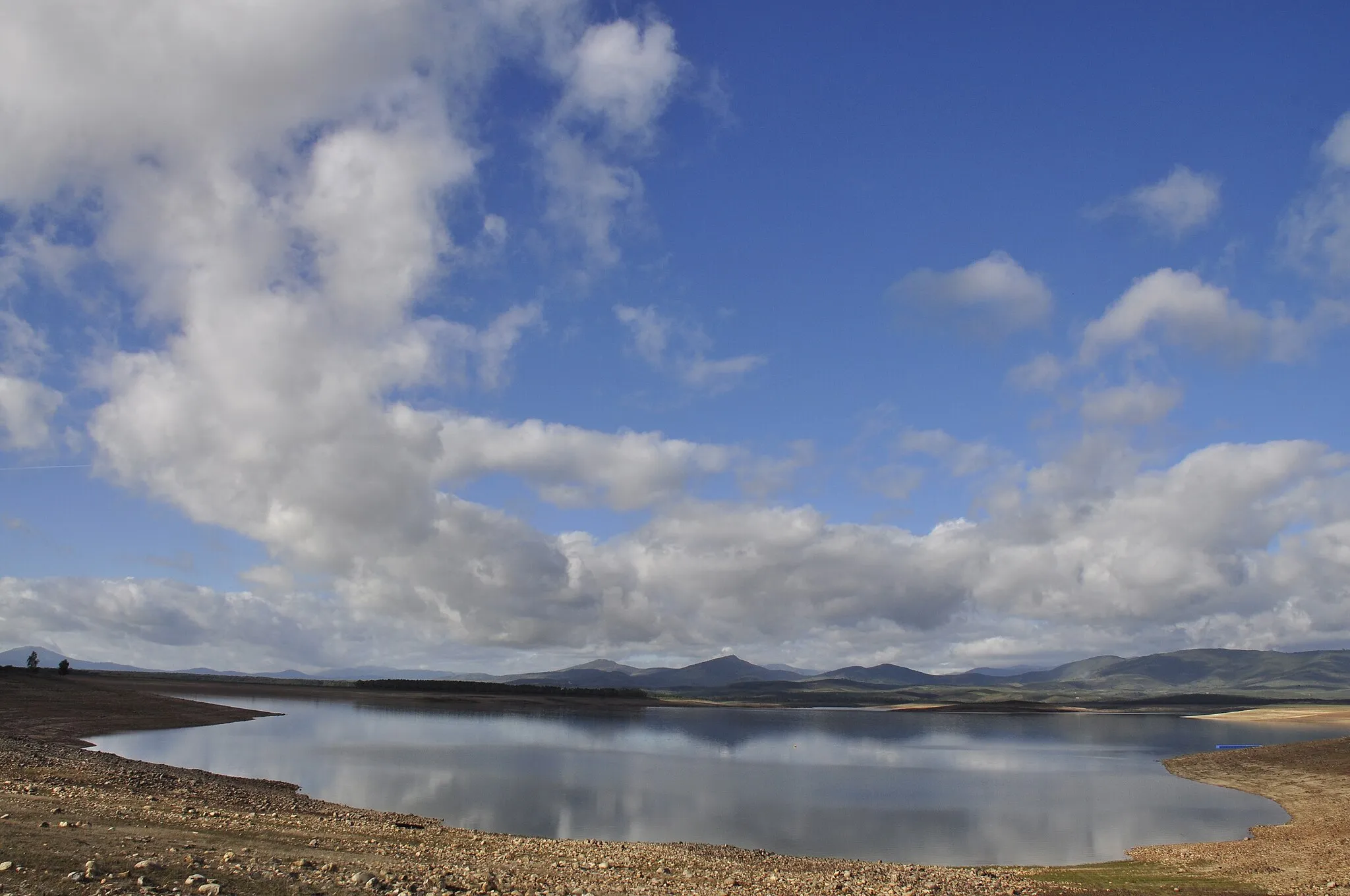 Photo showing: water in the reflections