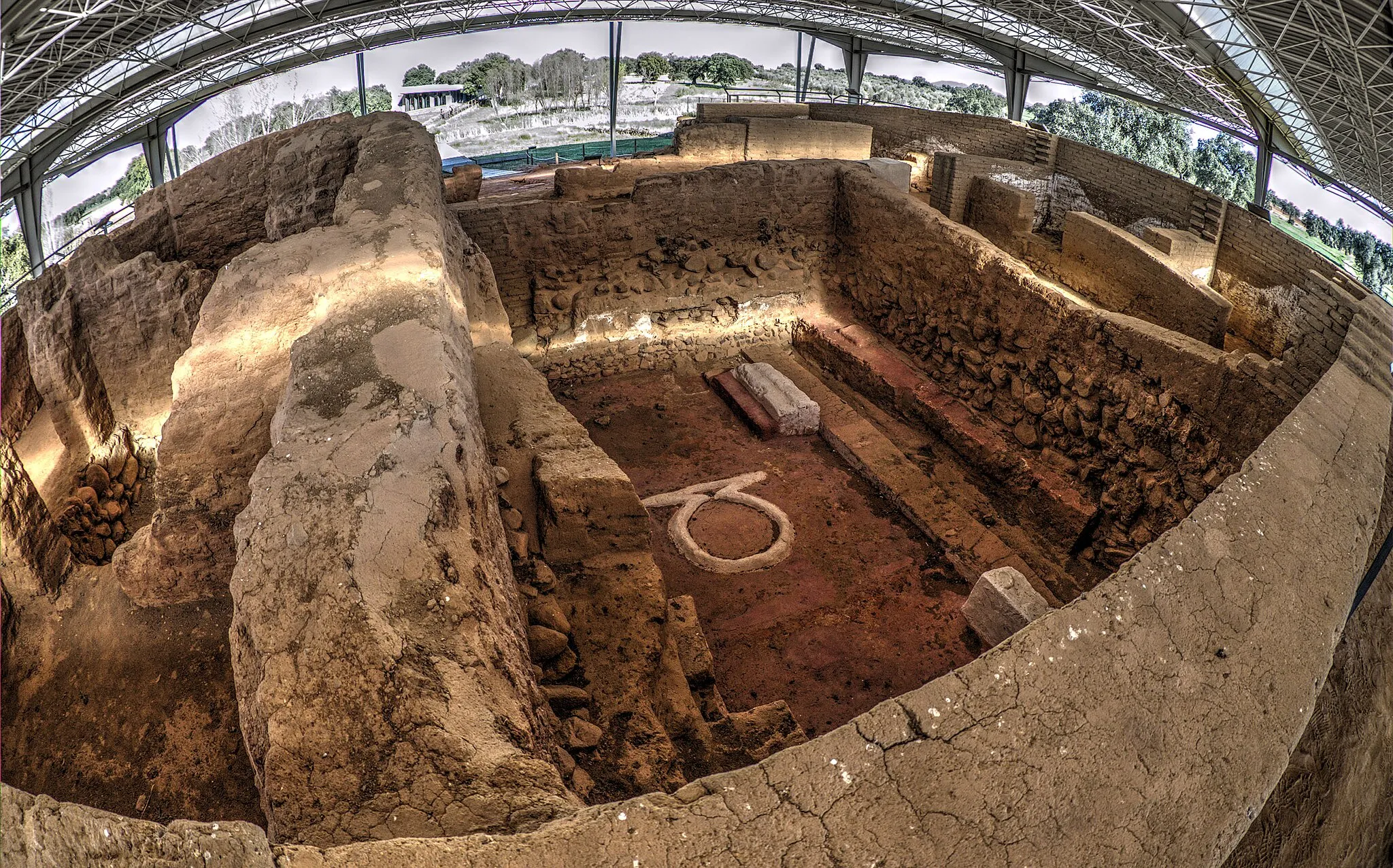 Photo showing: Lugar arqueológico de Cancho Roano, vista del lado oeste.