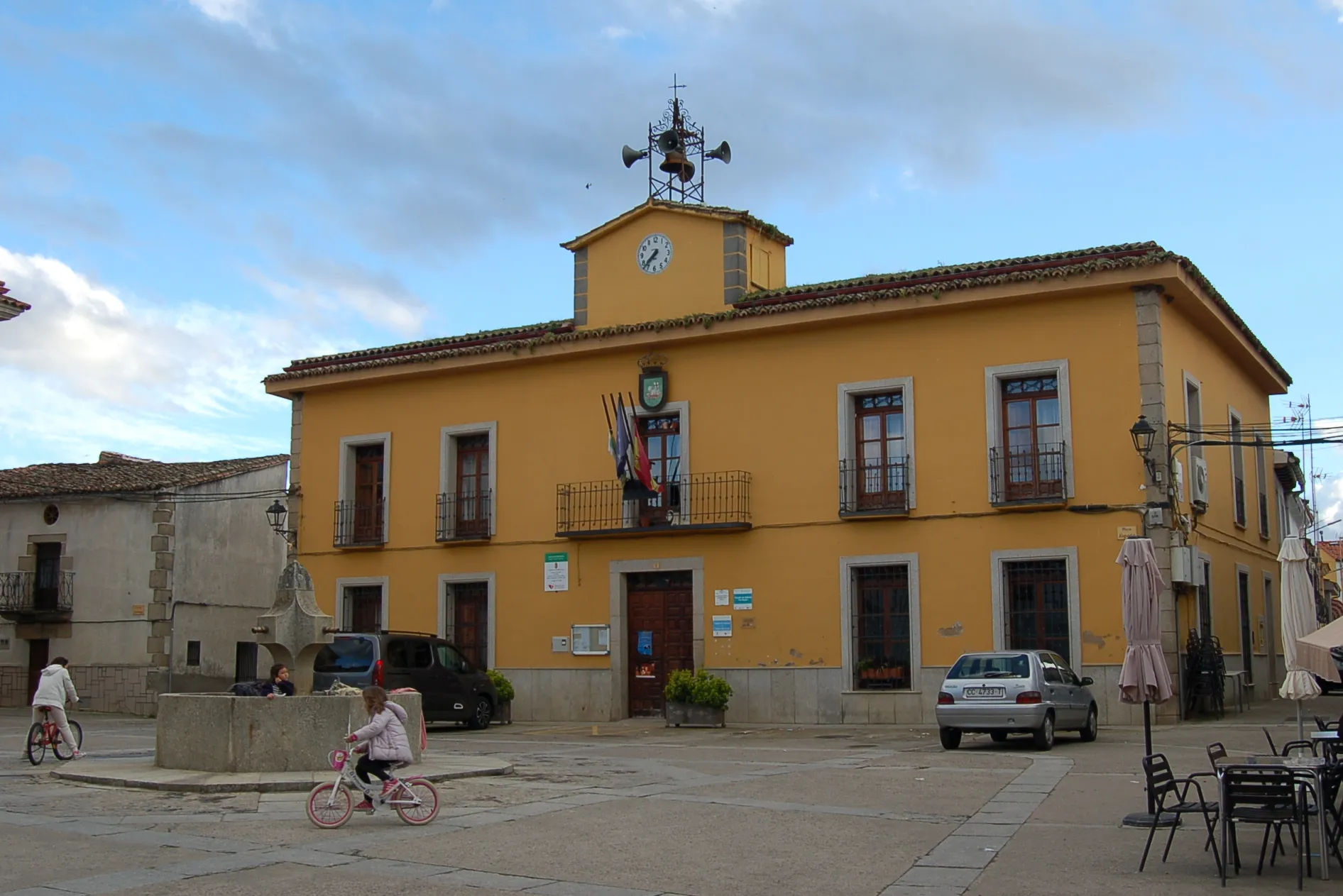 Photo showing: Casa consistorial Santibáñez el Bajo