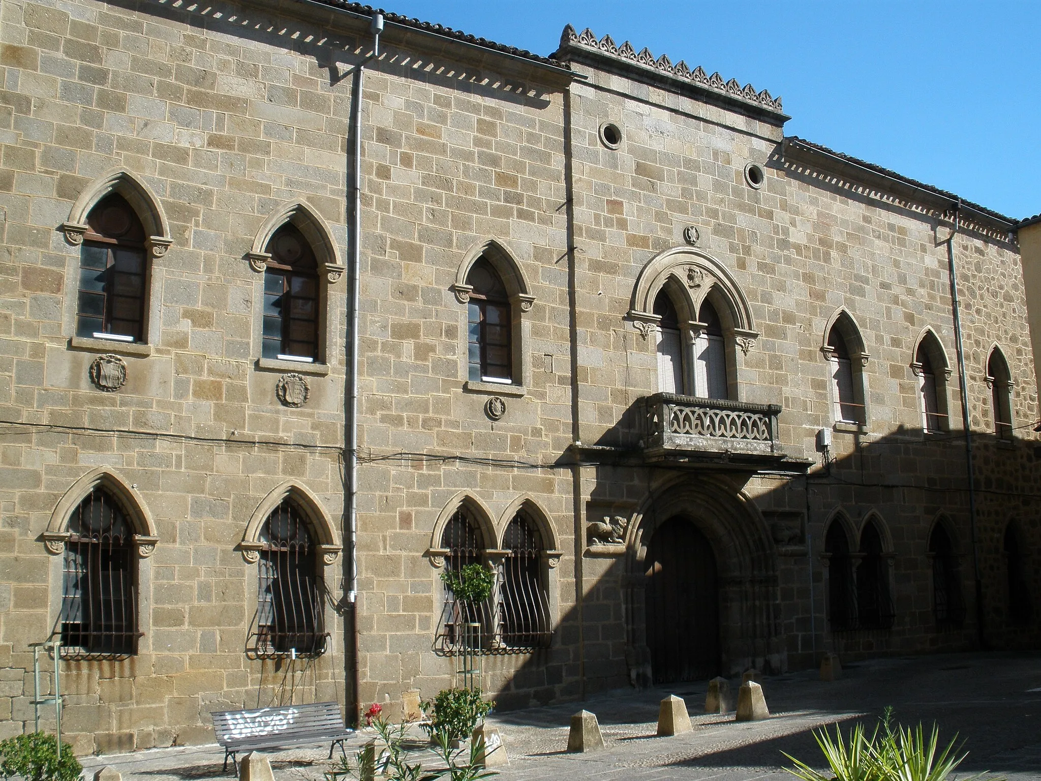 Photo showing: Palacio de los Monroy o Casa de las Dos Torres (Plasencia)

This is a photo of a historical area indexed in the Spanish heritage register of Bienes de Interés Cultural under the reference RI-53-0000028.