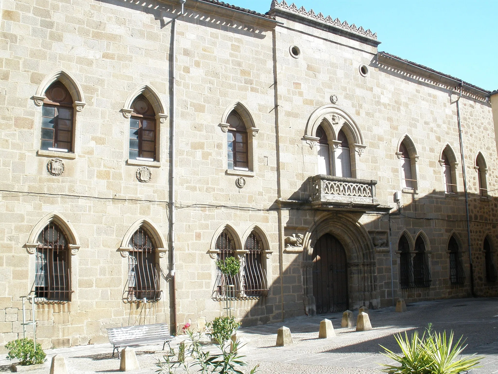 Photo showing: Palacio de los Monroy o Casa de las Dos Torres (Plasencia)

This is a photo of a historical area indexed in the Spanish heritage register of Bienes de Interés Cultural under the reference RI-53-0000028.