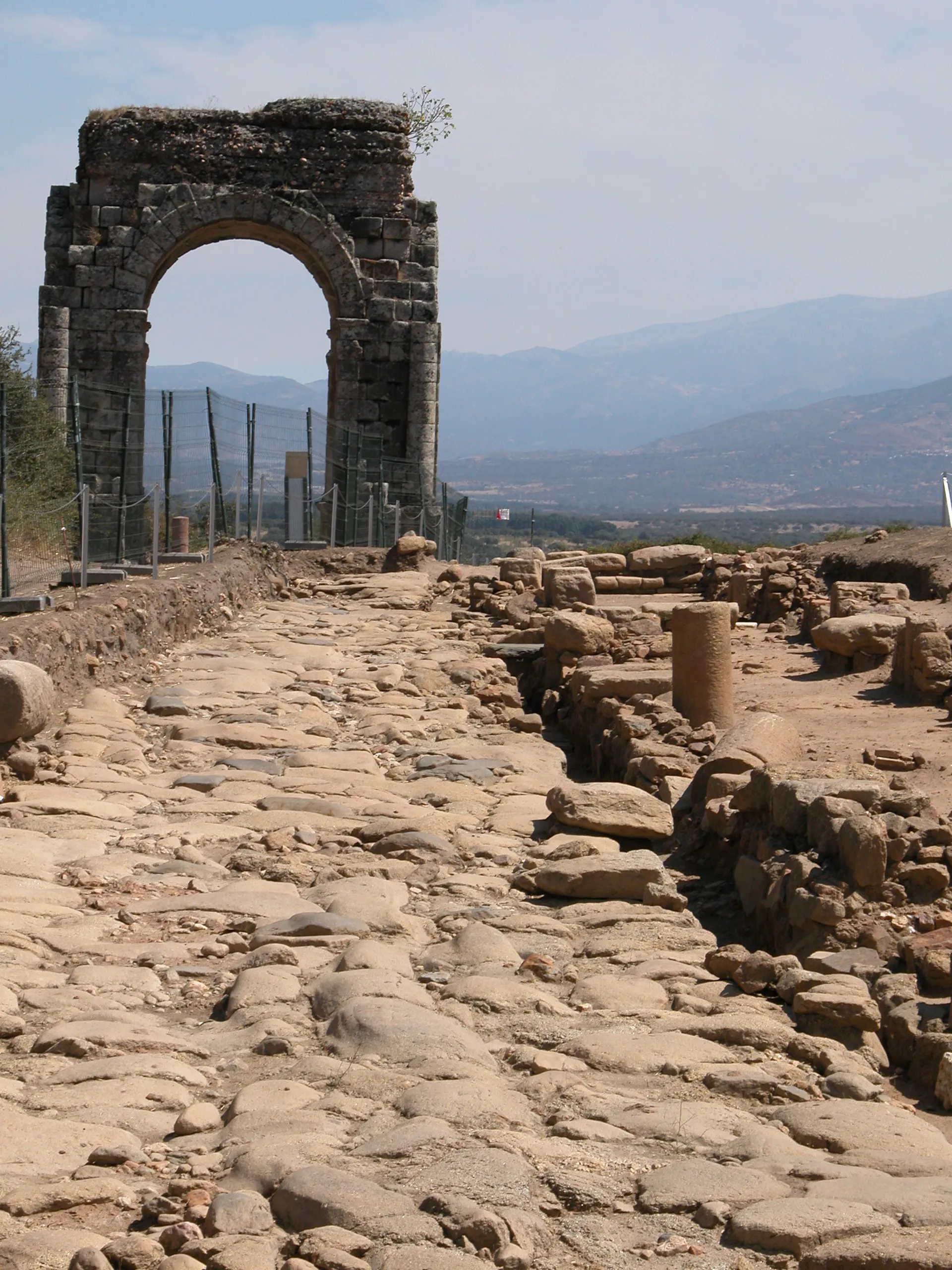 Photo showing: Vista general de las ruinas de la ciudad de Cáparra