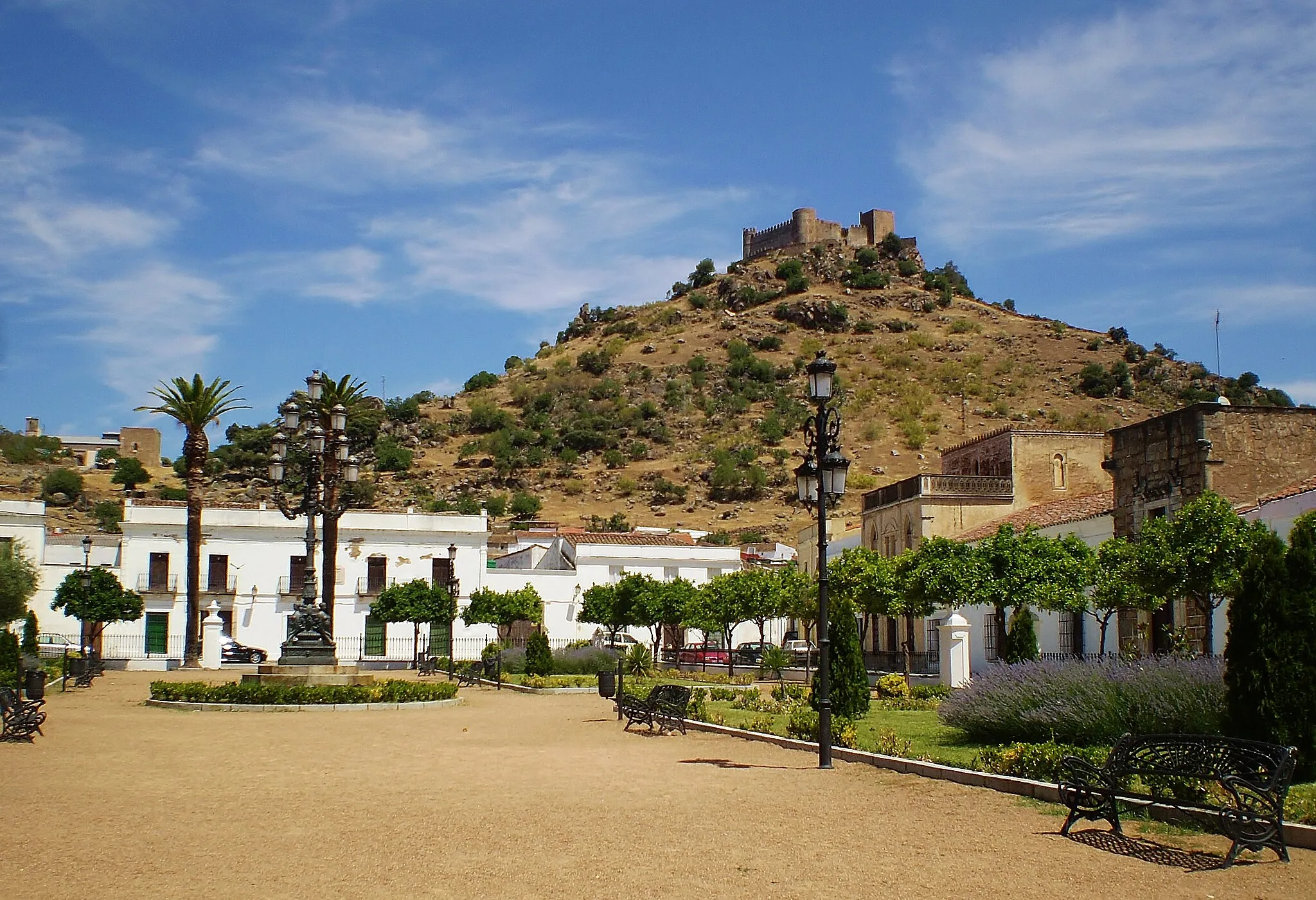 Photo showing: Fuente llana square