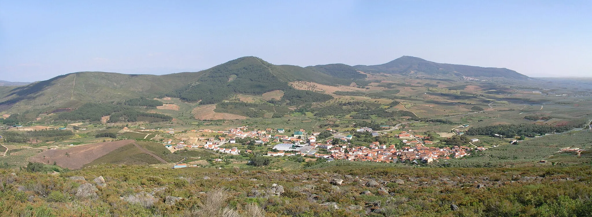 Photo showing: Torrecilla de los Ángeles (Cáceres, España) desde la ermita de Los Santitos.